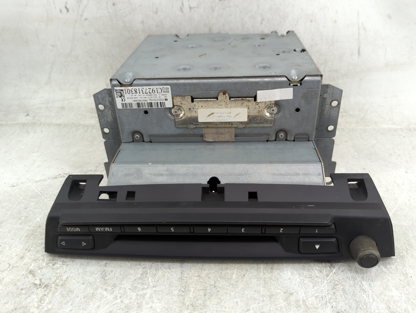 2012 Bmw X5 Radio AM FM Cd Player Receiver Replacement P/N:9585076B2096801 CI927318301, 250382 10 Fits OEM Used Auto Parts -