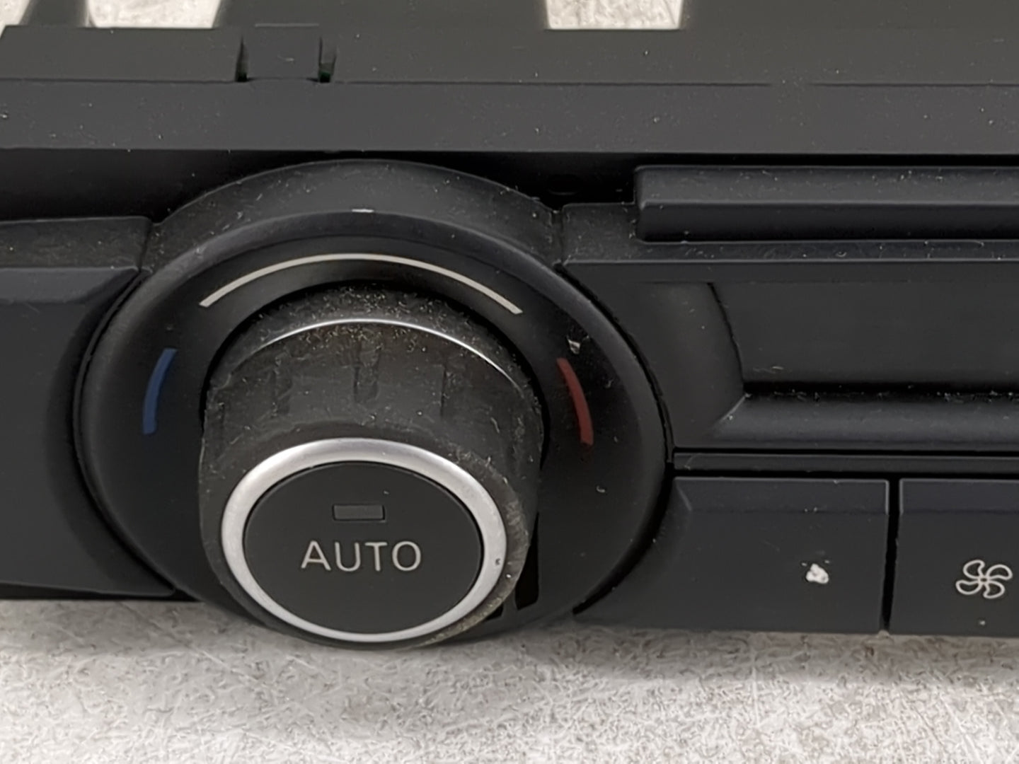 2007-2013 Bmw X5 Climate Control Module Temperature AC/Heater Replacement P/N:9 215 514 Fits OEM Used Auto Parts - Oemusedau