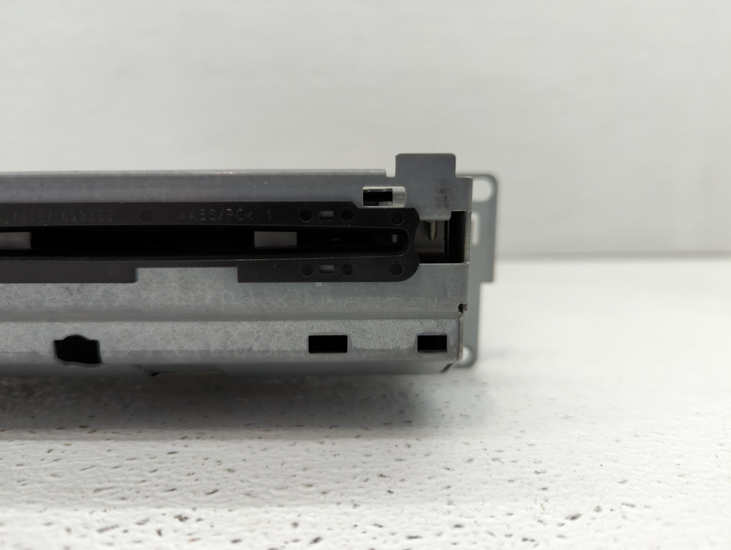 2012 Bmw X5 Radio AM FM Cd Player Receiver Replacement P/N:9 263 943 01 Fits OEM Used Auto Parts - Oemusedautoparts1.com