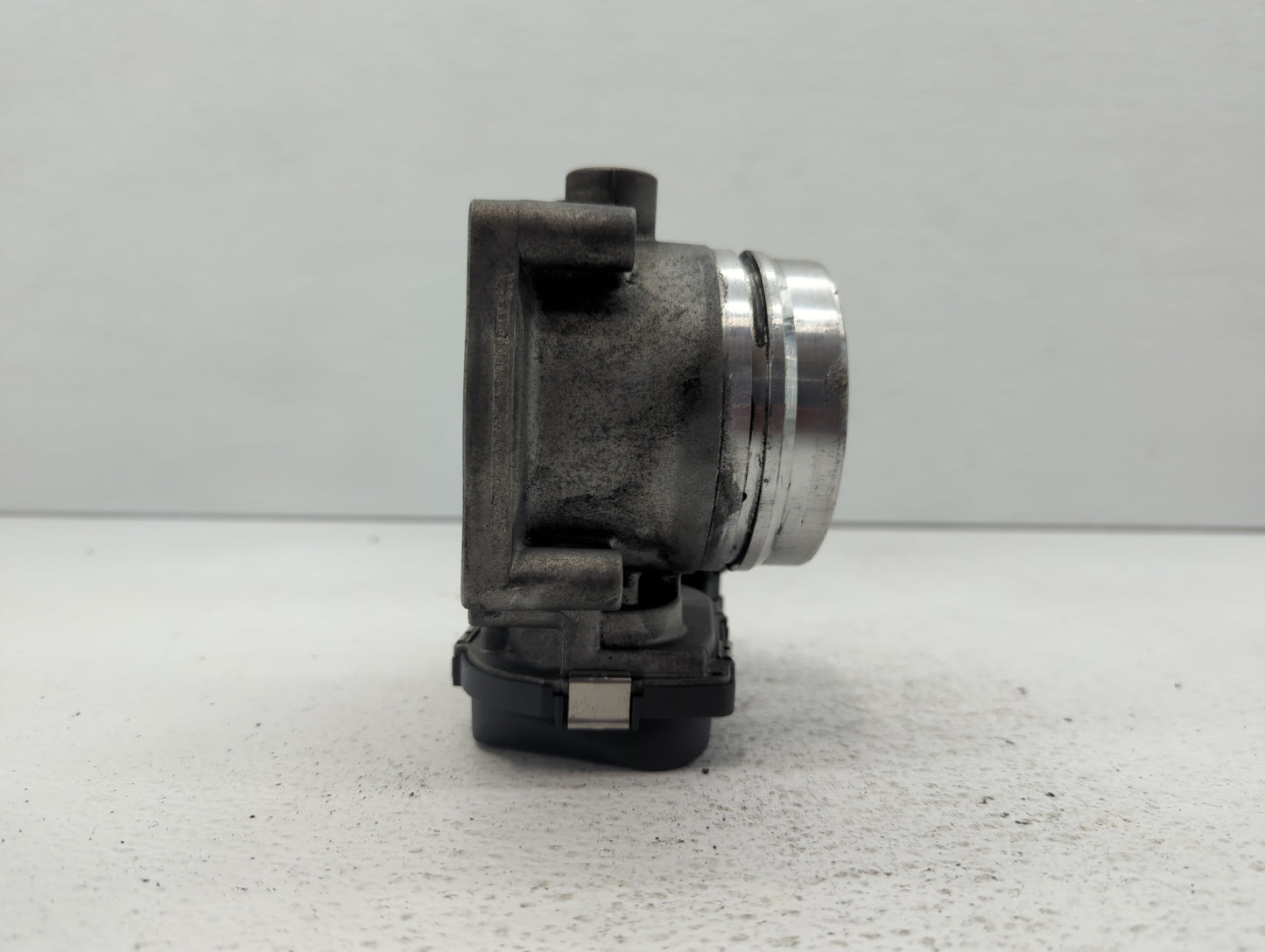 2011-2018 Bmw X5 Throttle Body P/N:1354 7597871-01 1354 7597871-03 Fits OEM Used Auto Parts - Oemusedautoparts1.com