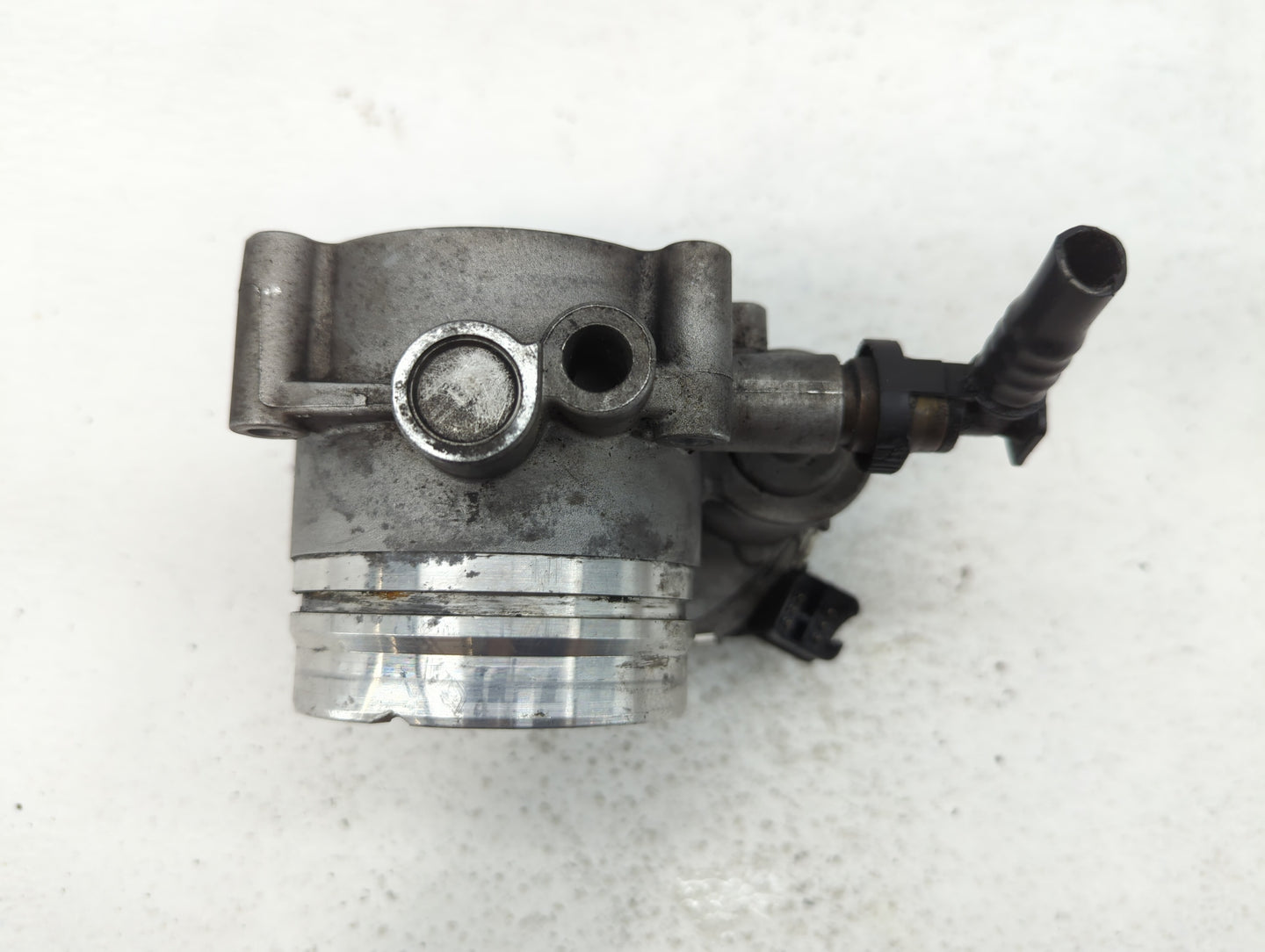 2011-2018 Bmw X5 Throttle Body P/N:1354 7597871-01 1354 7597871-03 Fits OEM Used Auto Parts - Oemusedautoparts1.com