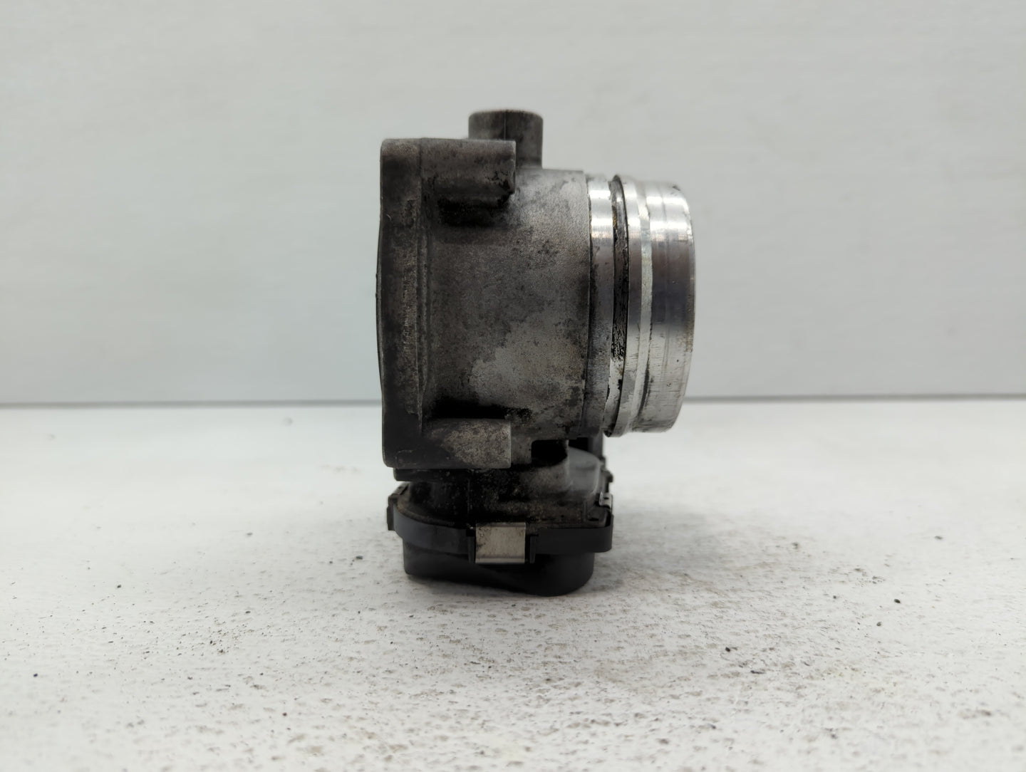 2011-2018 Bmw X5 Throttle Body P/N:1354 7597871-01 1354 7597871-03 Fits OEM Used Auto Parts - Oemusedautoparts1.com