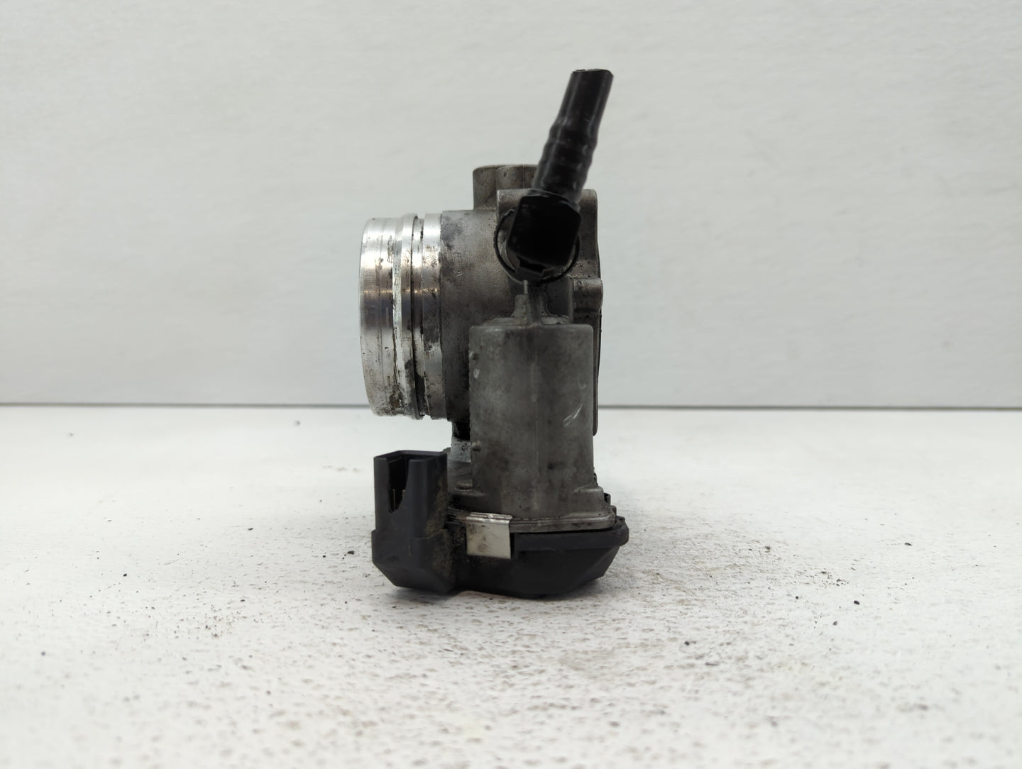 2011-2018 Bmw X5 Throttle Body P/N:1354 7597871-01 1354 7597871-03 Fits OEM Used Auto Parts - Oemusedautoparts1.com