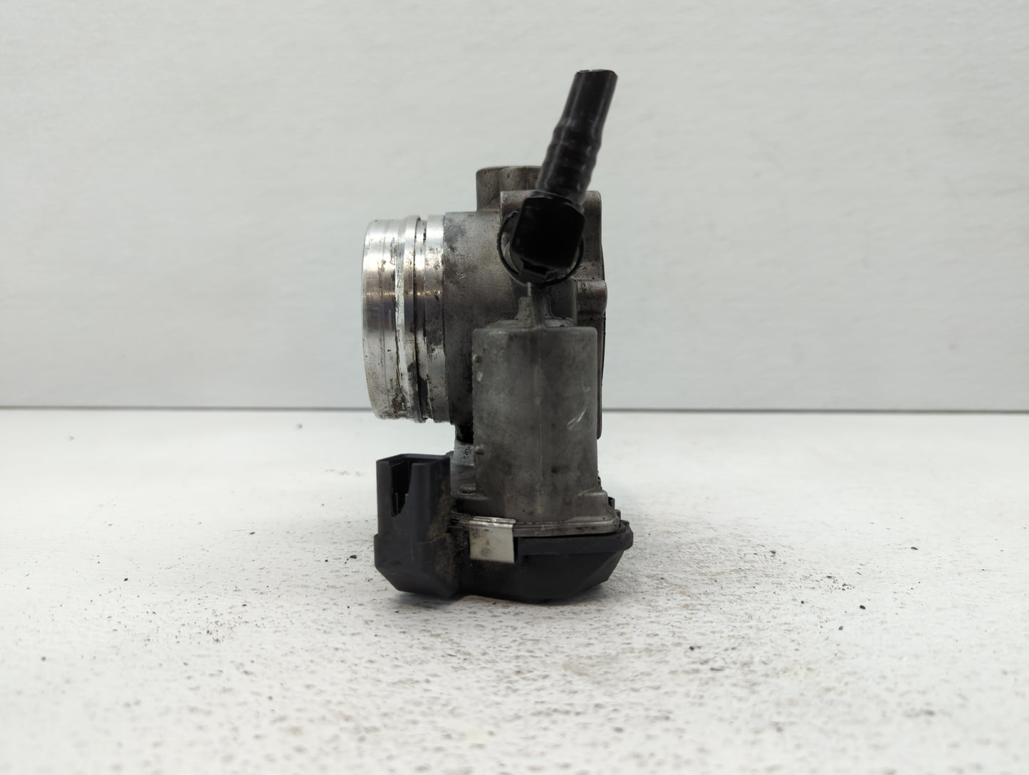 2011-2018 Bmw X5 Throttle Body P/N:1354 7597871-01 1354 7597871-03 Fits OEM Used Auto Parts - Oemusedautoparts1.com