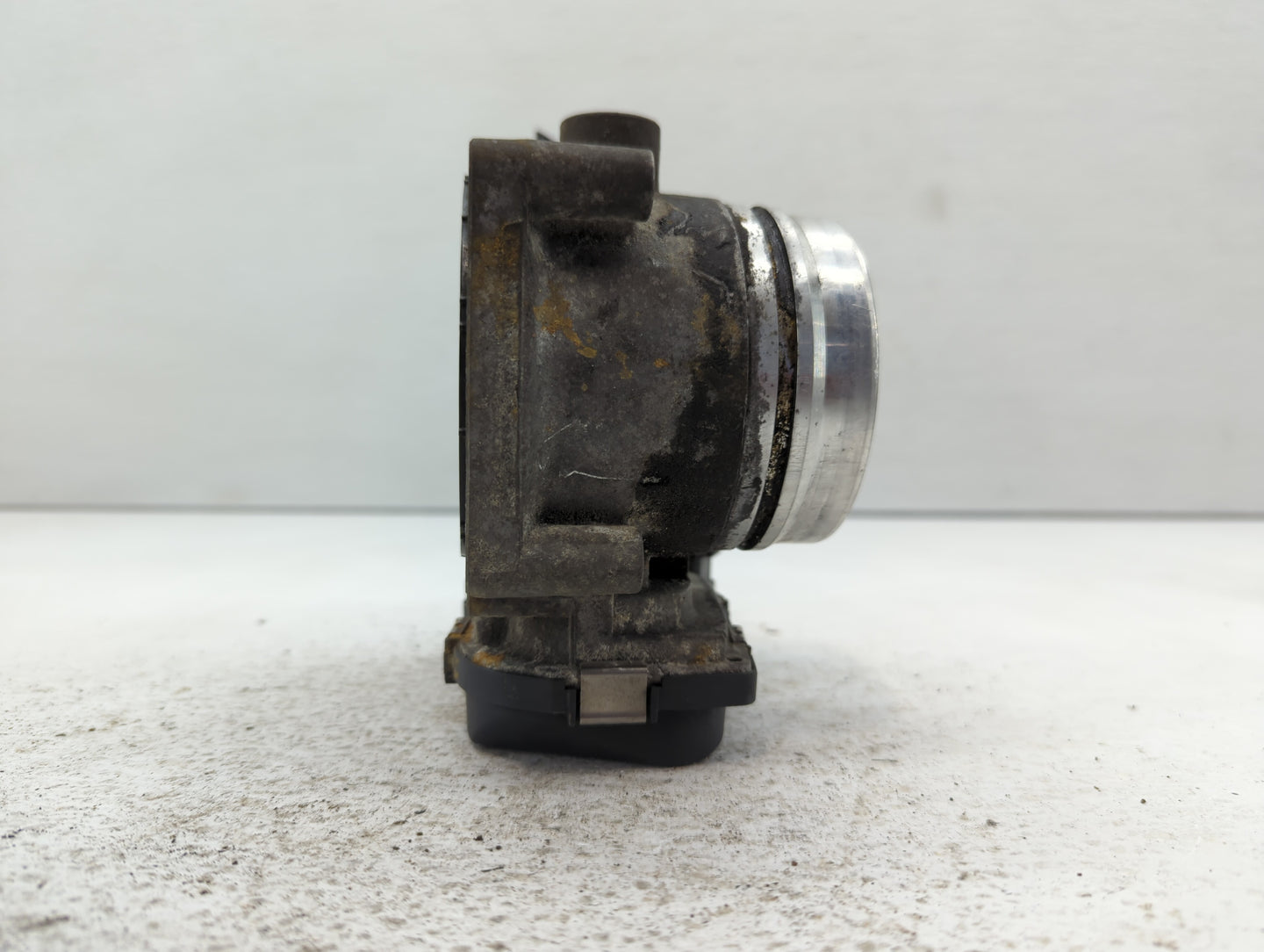 2011-2018 Bmw X5 Throttle Body P/N:1354 7597871-01 1354 7597871-03 Fits OEM Used Auto Parts - Oemusedautoparts1.com
