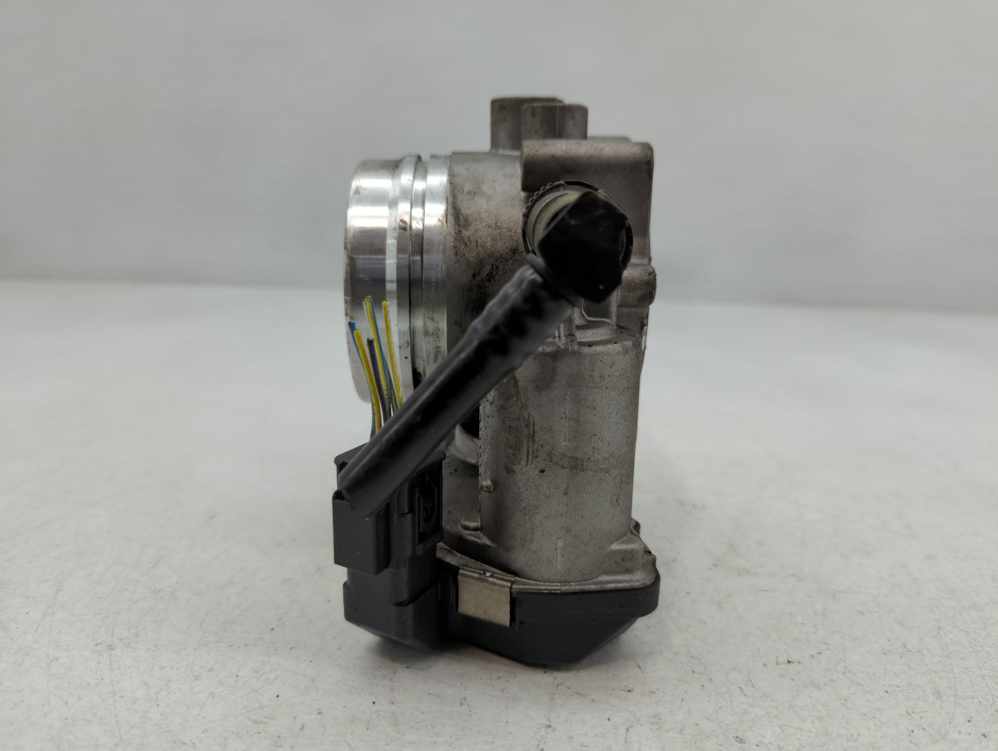 2011-2018 Bmw X5 Throttle Body P/N:13547597871-01 Fits Fits 2010 2011 2012 2013 2014 2015 2016 2017 2018 2019 2020 OEM Used 