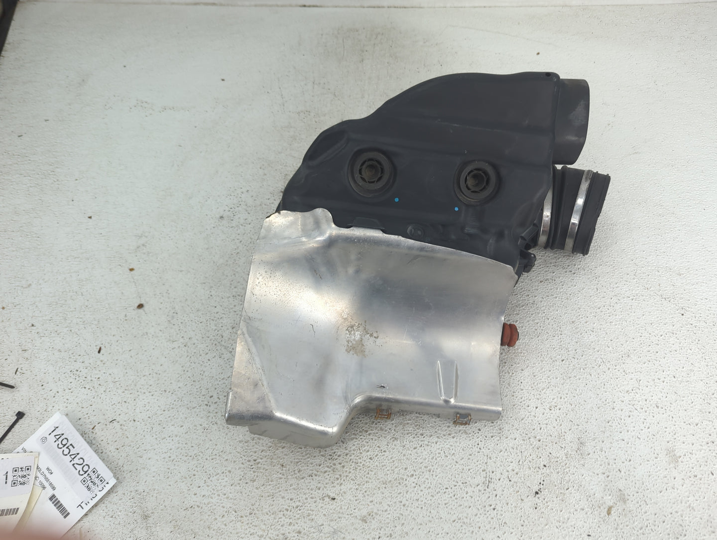 2010-2014 Bmw X6 Air Cleaner Intake-duct Hose Tube 1495486 - Oemusedautoparts1.com