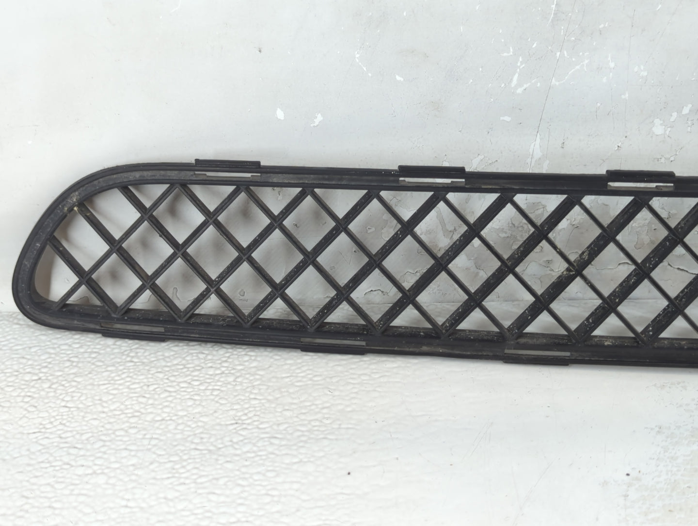 2008-2012 Buick Enclave Front Grille Bumper Not Included - Oemusedautoparts1.com