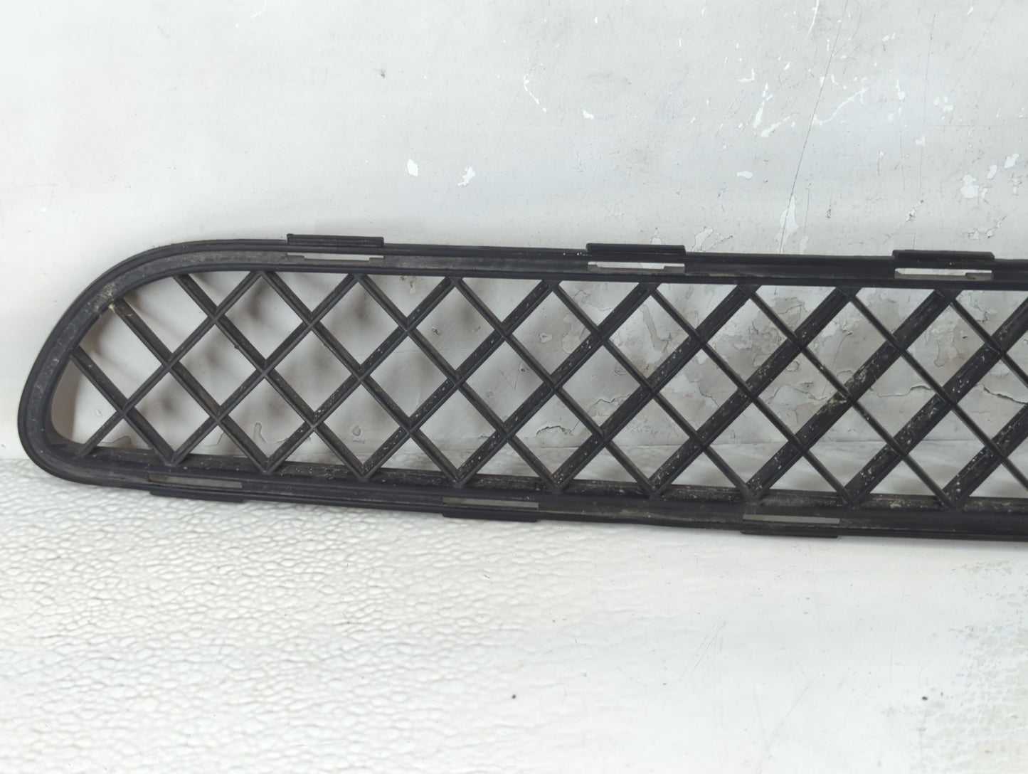 2008-2012 Buick Enclave Front Grille Bumper Not Included - Oemusedautoparts1.com