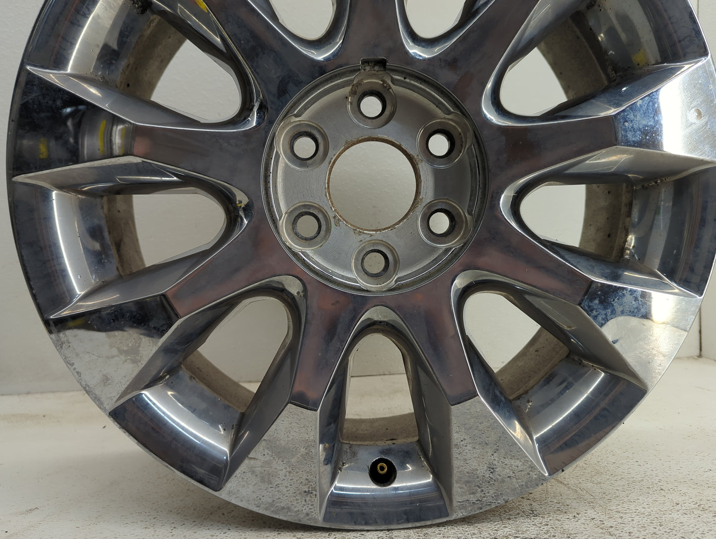 2010-2012 Buick Enclave Oem Wheel Rim - Oemusedautoparts1.com