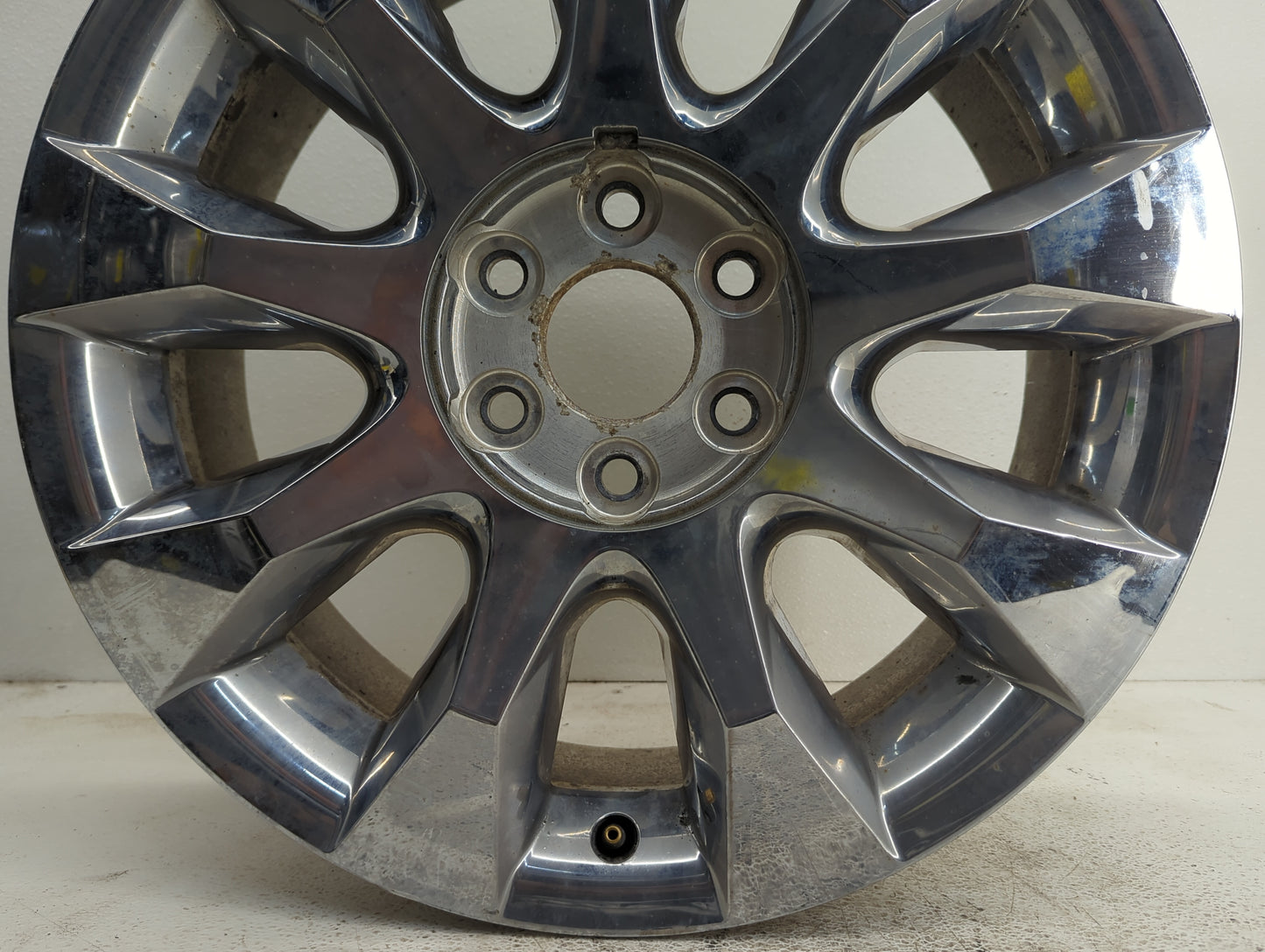 2010-2012 Buick Enclave Oem Wheel Rim - Oemusedautoparts1.com