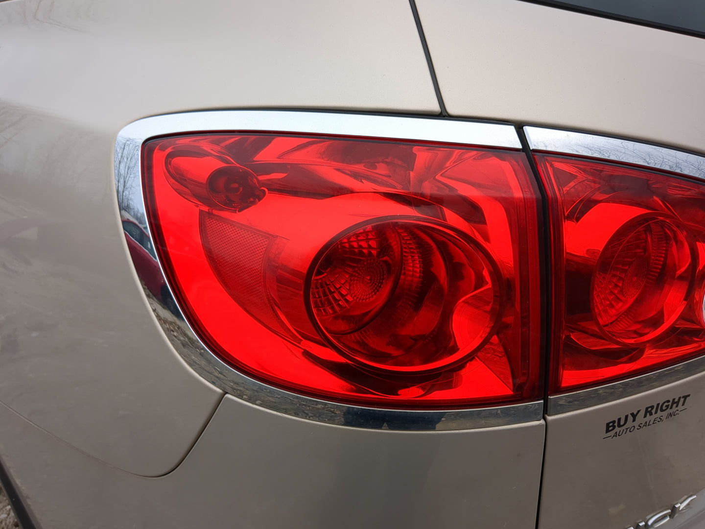 2008-2012 Buick Enclave Tail Light Assembly Driver Left OEM Fits Fits 2008 2009 2010 2011 2012 OEM Used Auto Parts - Oemused