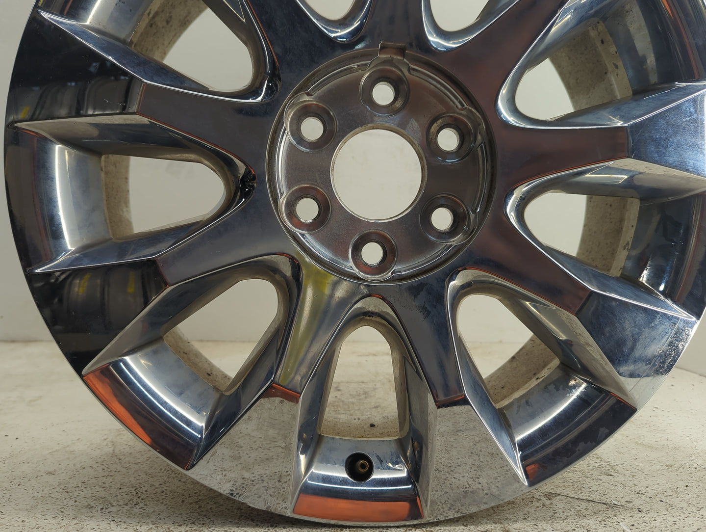 2010-2012 Buick Enclave Oem Wheel Rim - Oemusedautoparts1.com
