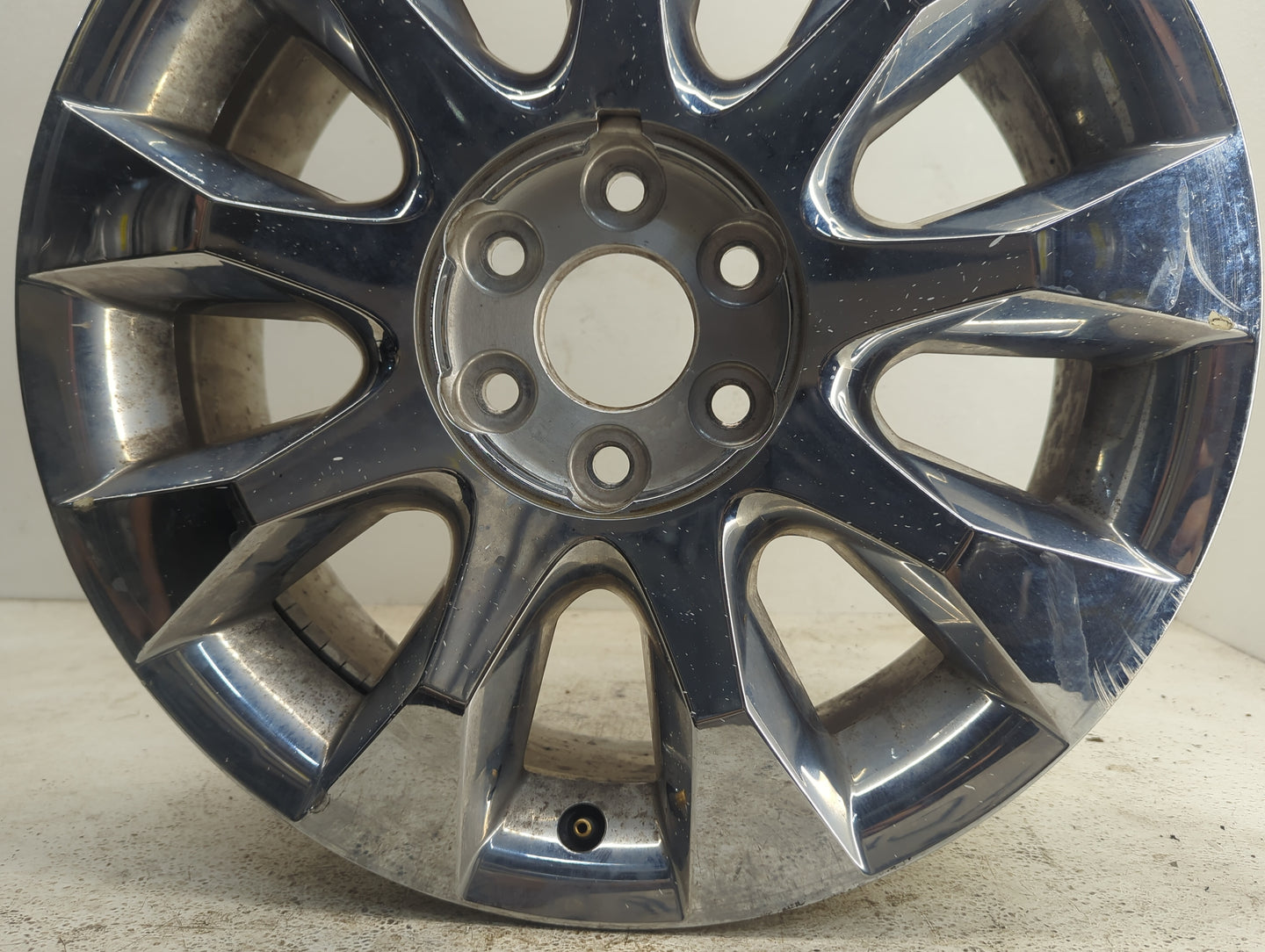 2010-2012 Buick Enclave Oem Wheel Rim - Oemusedautoparts1.com