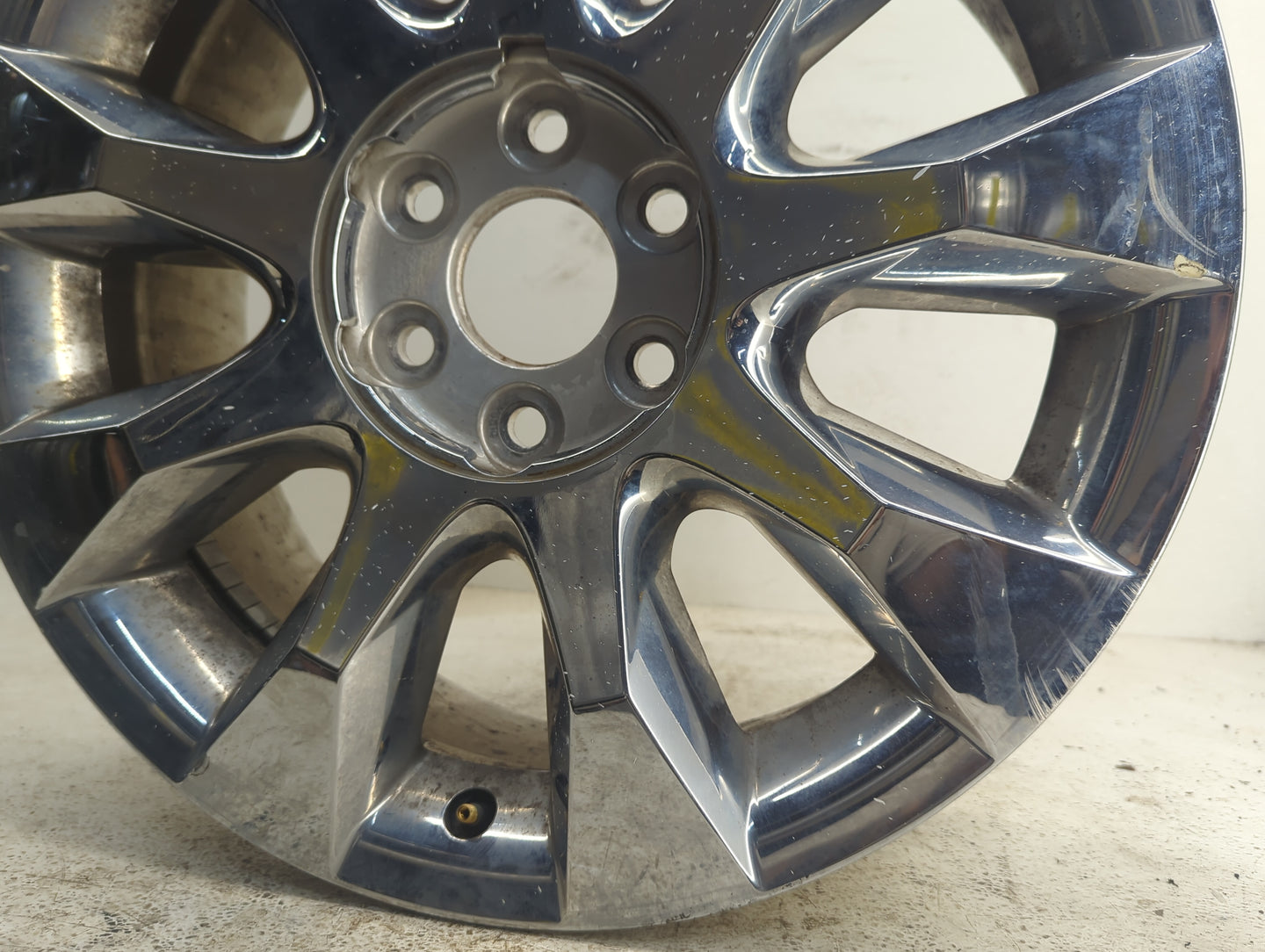 2010-2012 Buick Enclave Oem Wheel Rim - Oemusedautoparts1.com