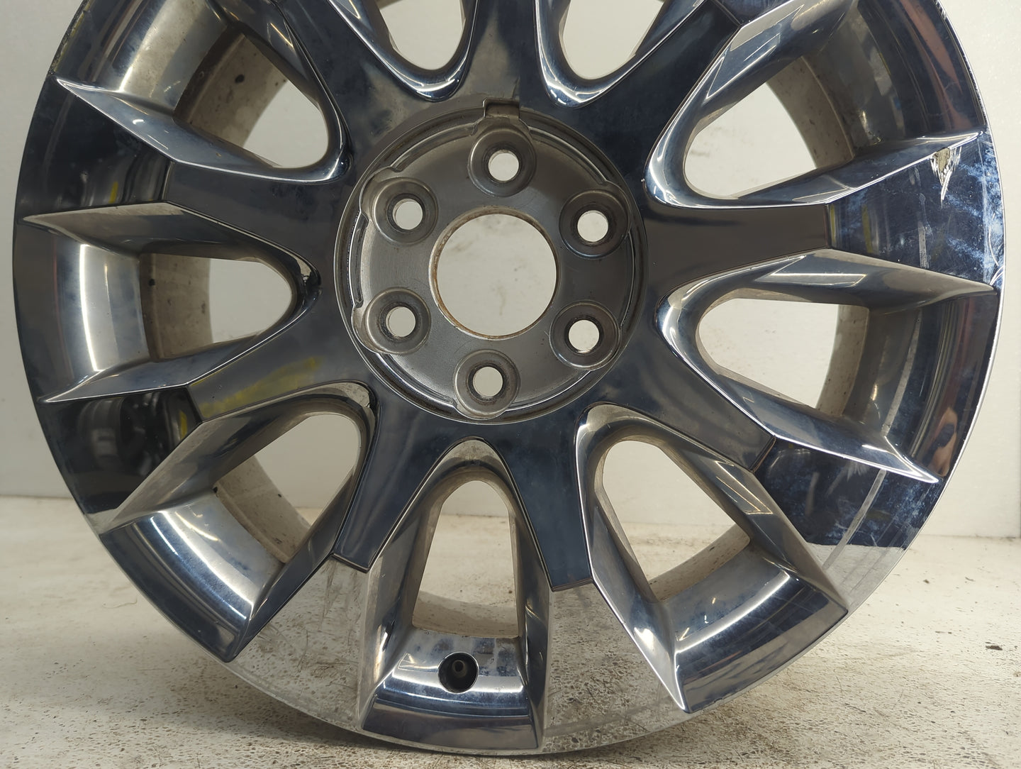 2010-2012 Buick Enclave Oem Wheel Rim - Oemusedautoparts1.com