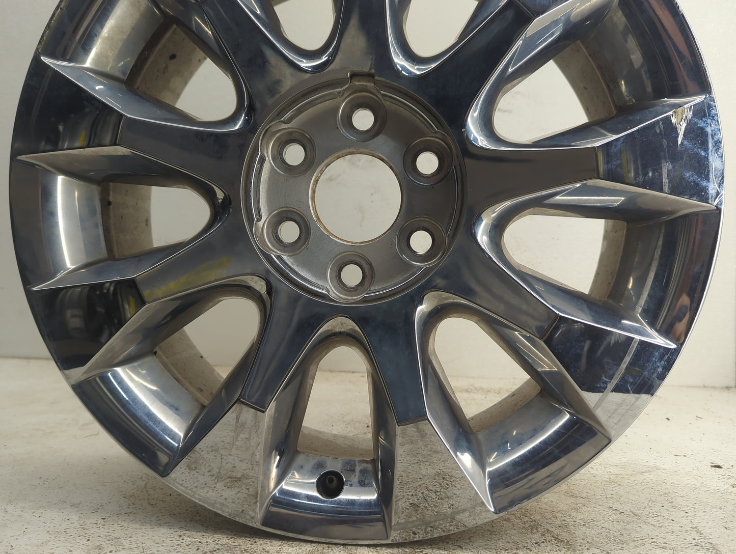 2010-2012 Buick Enclave Oem Wheel Rim - Oemusedautoparts1.com