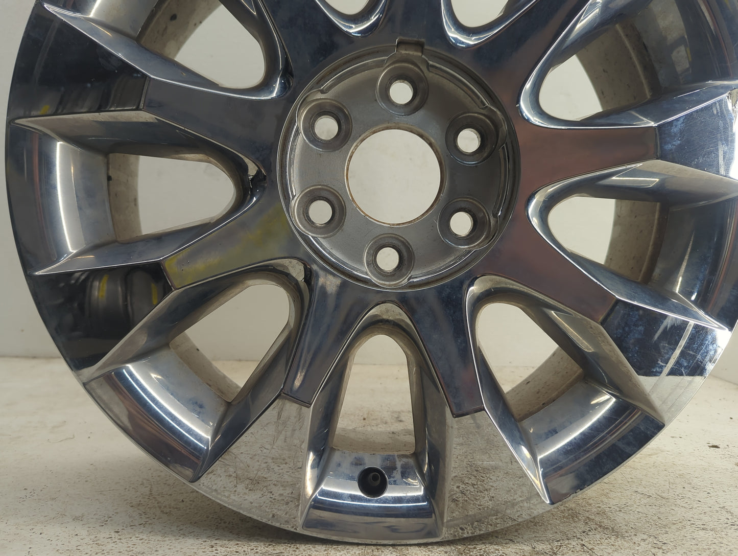 2010-2012 Buick Enclave Oem Wheel Rim - Oemusedautoparts1.com