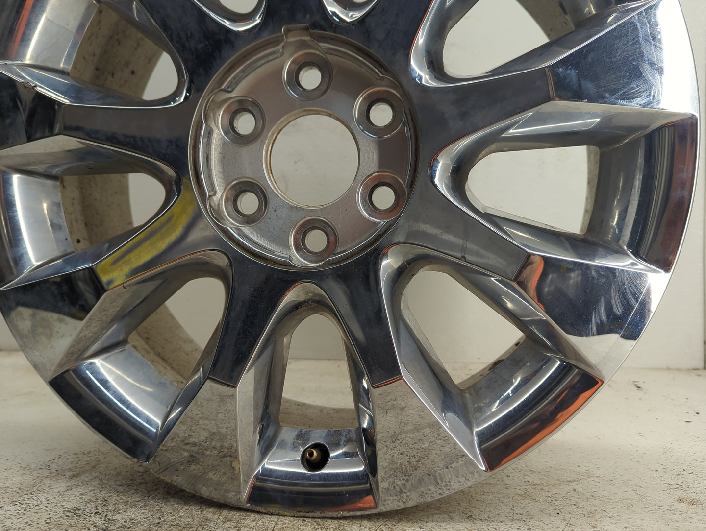 2010-2012 Buick Enclave Oem Wheel Rim - Oemusedautoparts1.com