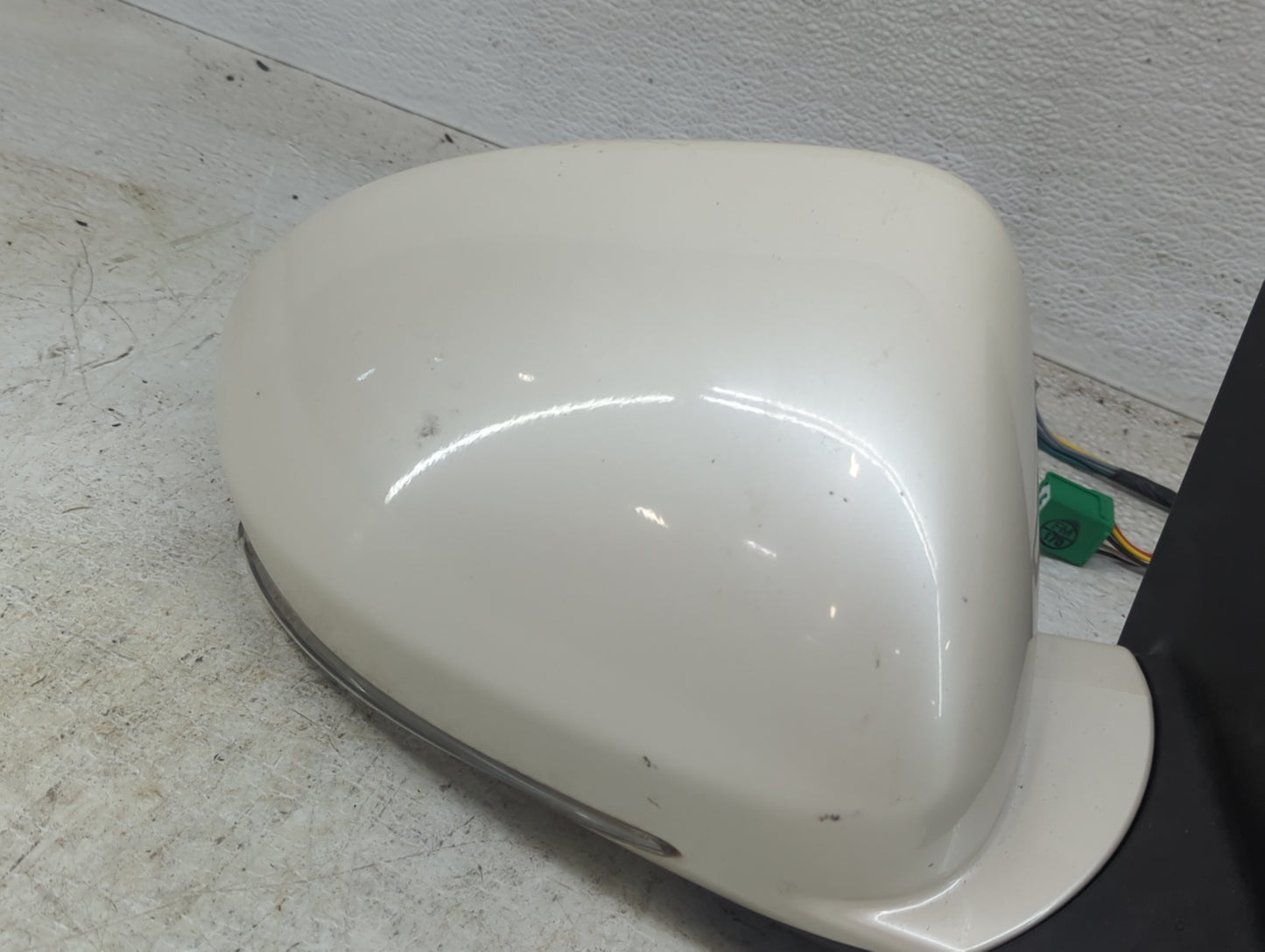 2008-2012 Buick Enclave Passenger Side View Mirror - Right Door Mirror OEM Used - Oemusedautoparts1.com