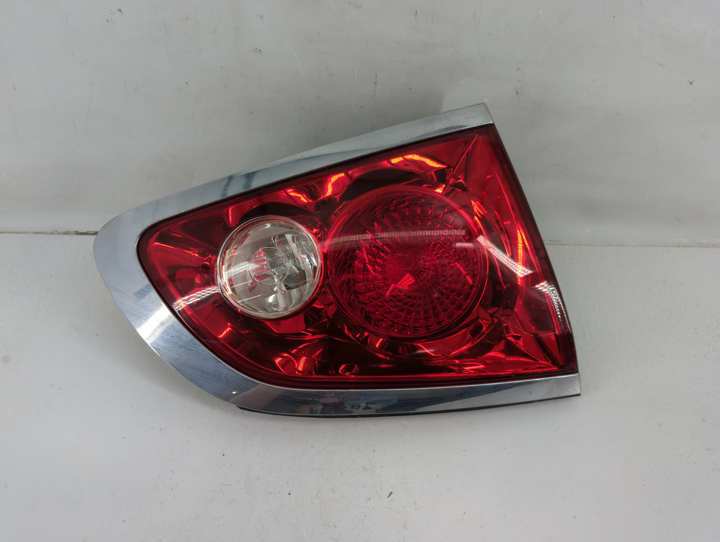 2008-2012 Buick Enclave Tail Light Assembly Passenger Right OEM P/N:25889253 Fits Fits 2008 2009 2010 2011 2012 OEM Used Aut