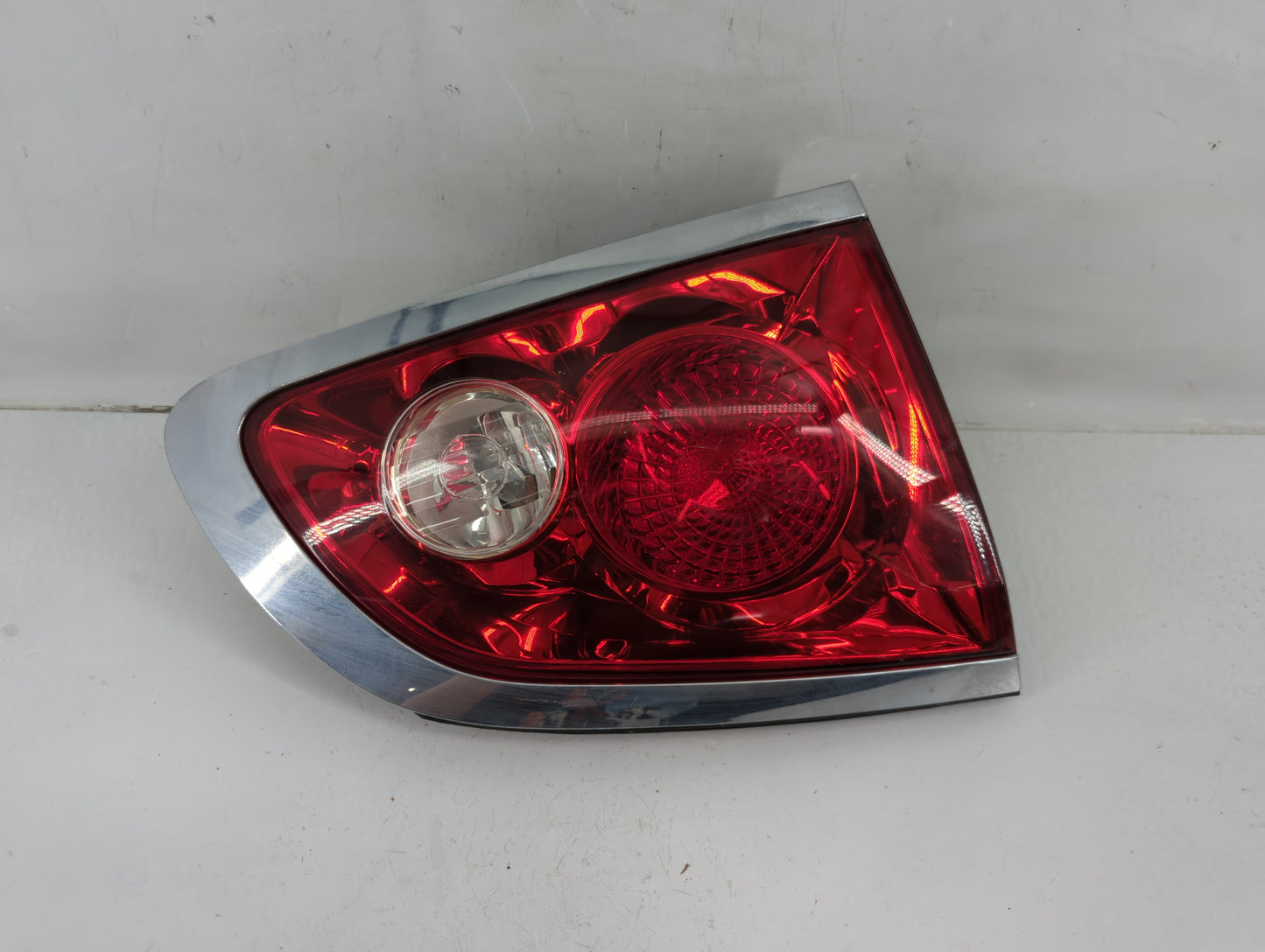 2008-2012 Buick Enclave Tail Light Assembly Passenger Right OEM P/N:25889253 Fits Fits 2008 2009 2010 2011 2012 OEM Used Aut