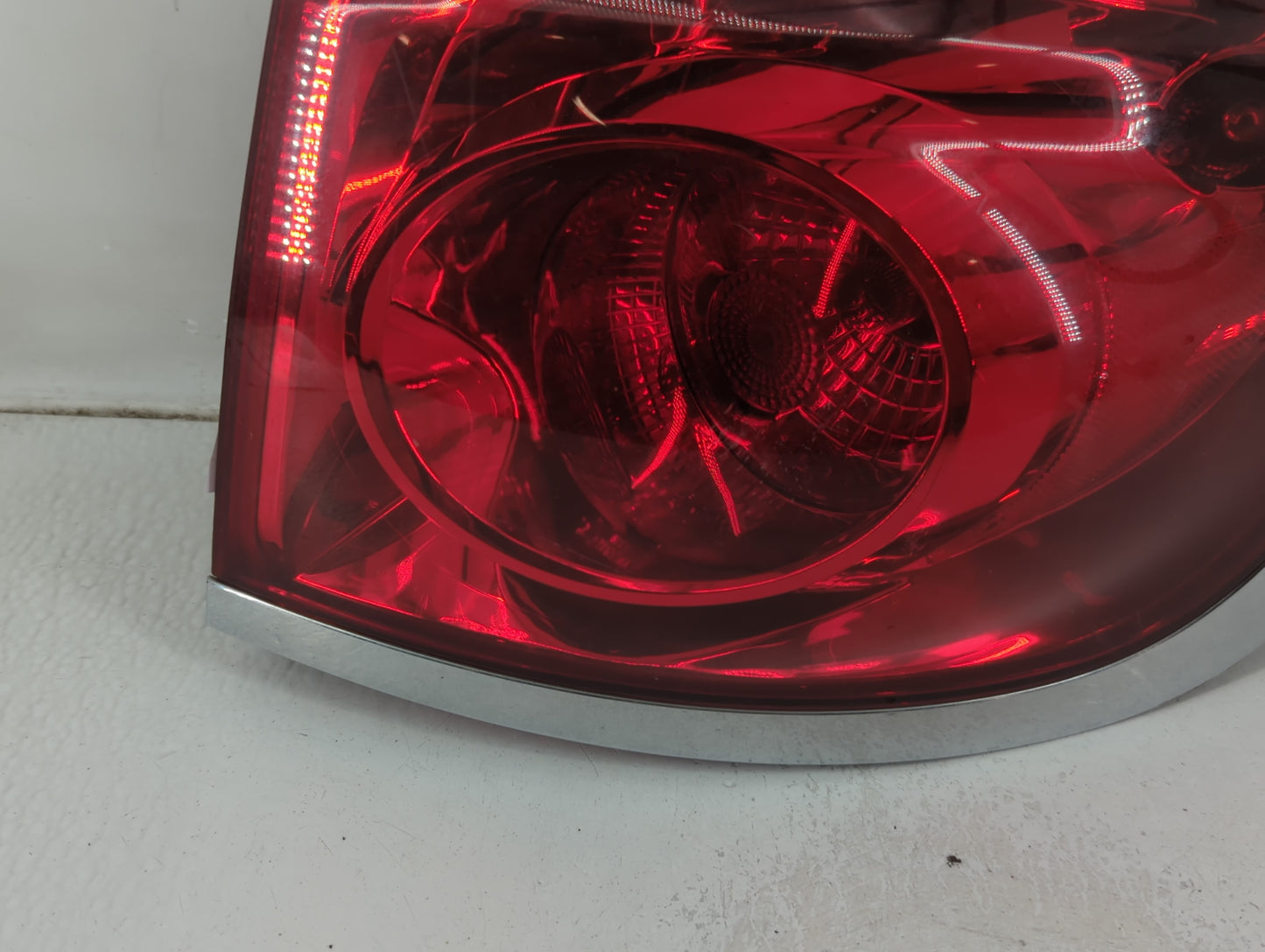 2008-2012 Buick Enclave Tail Light Assembly Passenger Right OEM P/N:22070AA Fits Fits 2008 2009 2010 2011 2012 OEM Used Auto
