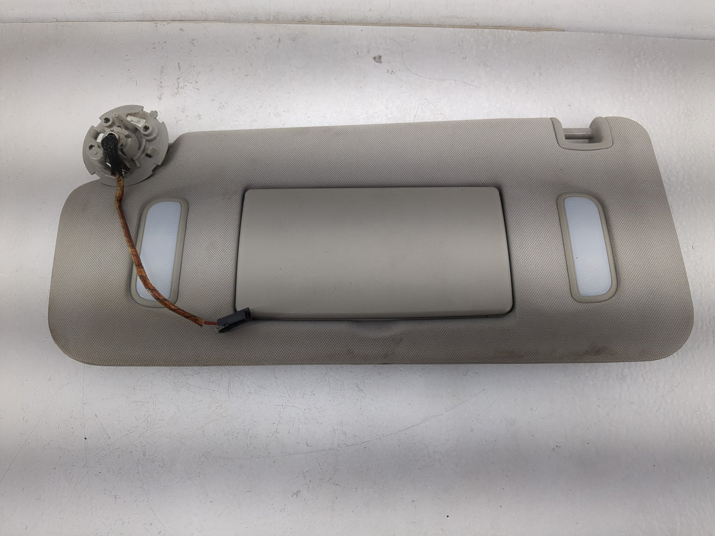 2008-2017 Buick Enclave Sun Visor Shade Replacement Driver Left Mirror Fits OEM Used Auto Parts - Oemusedautoparts1.com