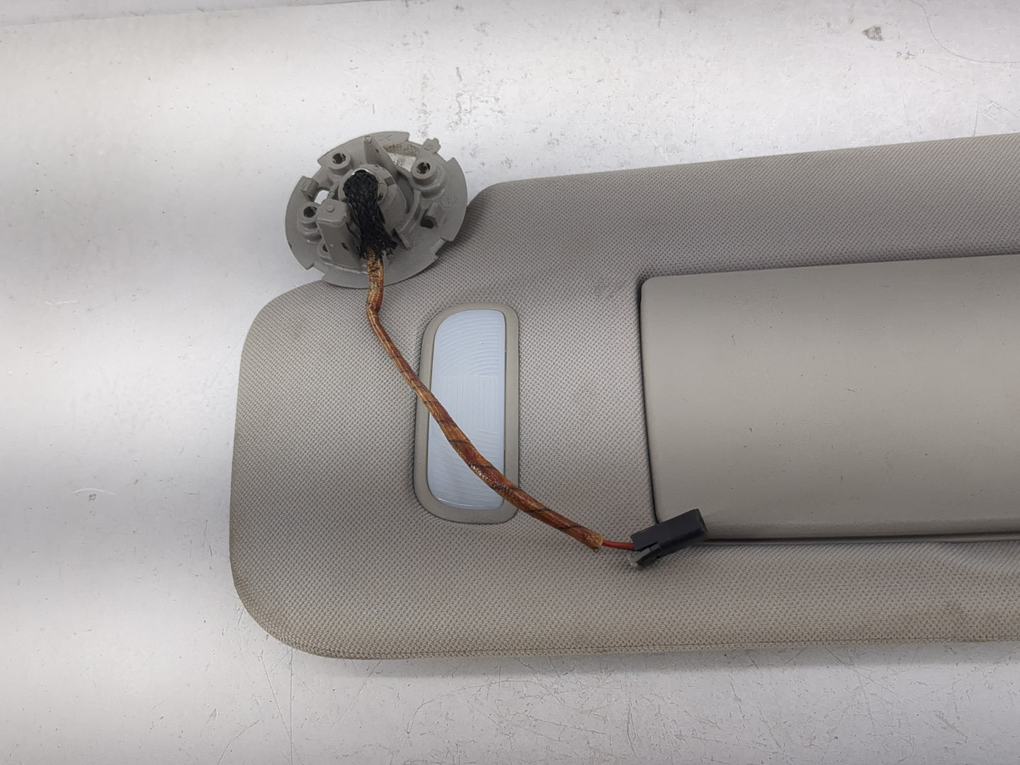 2008-2017 Buick Enclave Sun Visor Shade Replacement Driver Left Mirror Fits OEM Used Auto Parts - Oemusedautoparts1.com