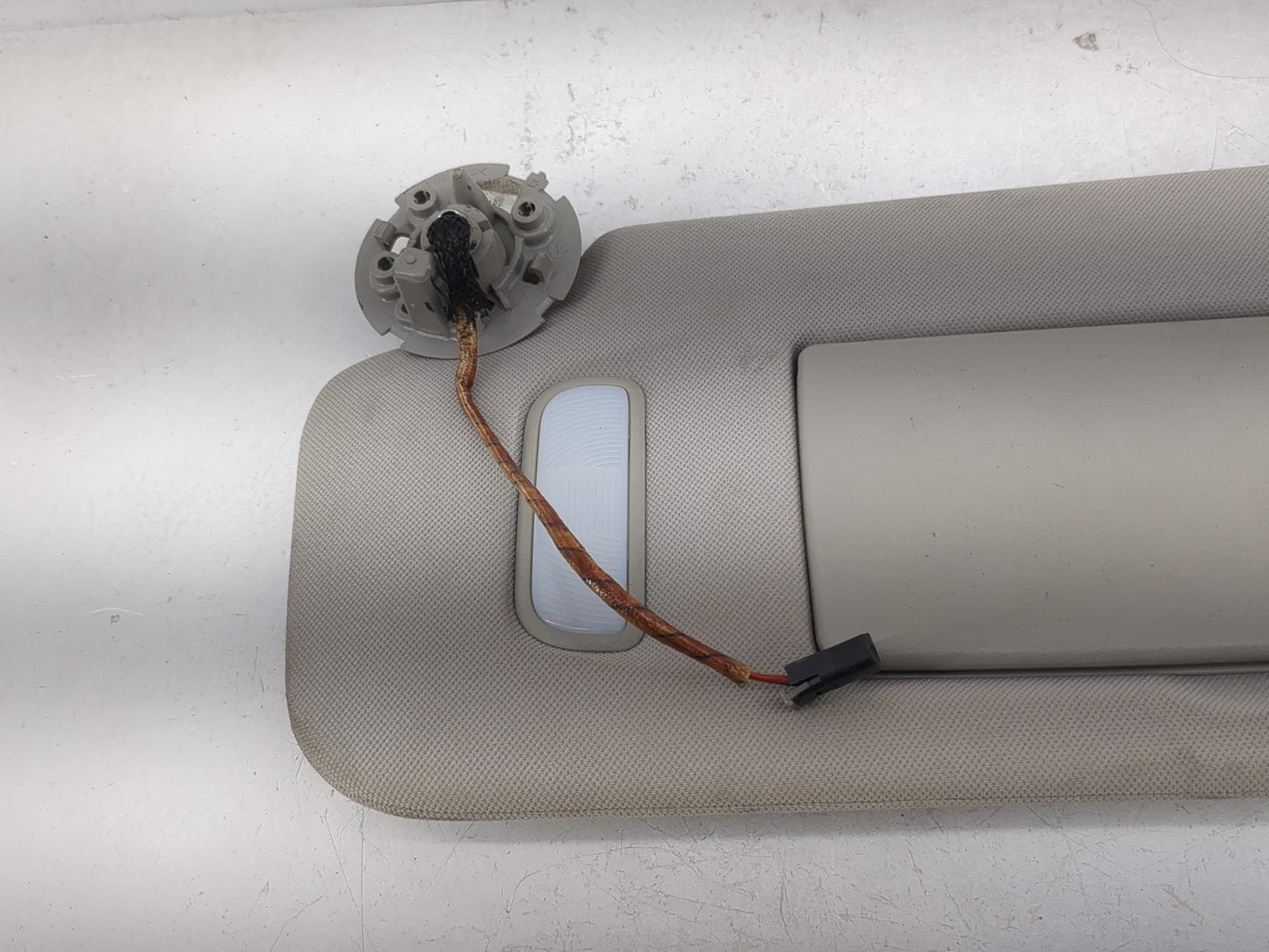 2008-2017 Buick Enclave Sun Visor Shade Replacement Driver Left Mirror Fits OEM Used Auto Parts - Oemusedautoparts1.com