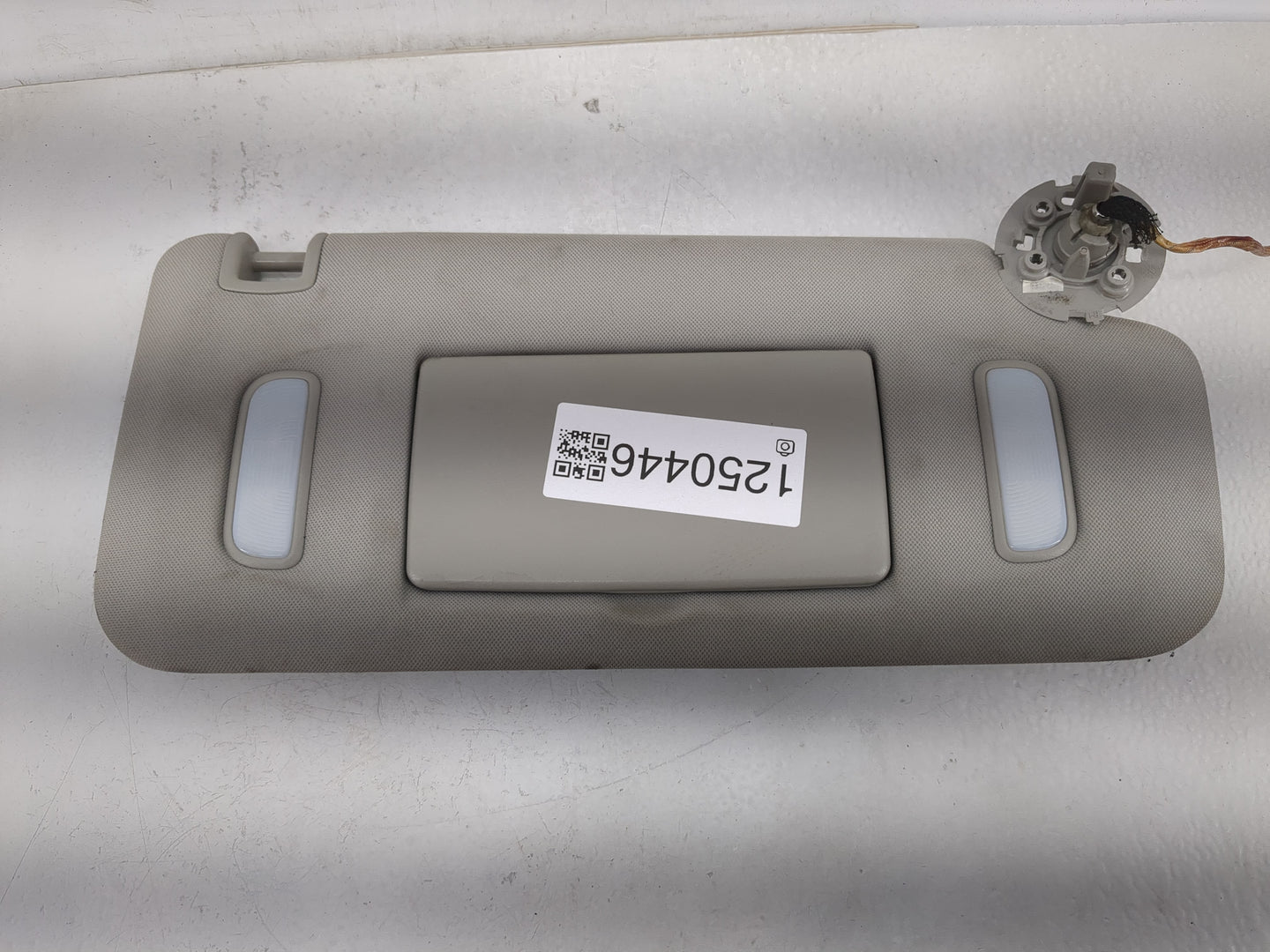 2008-2017 Buick Enclave Sun Visor Shade Replacement Passenger Right Mirror Fits OEM Used Auto Parts - Oemusedautoparts1.com