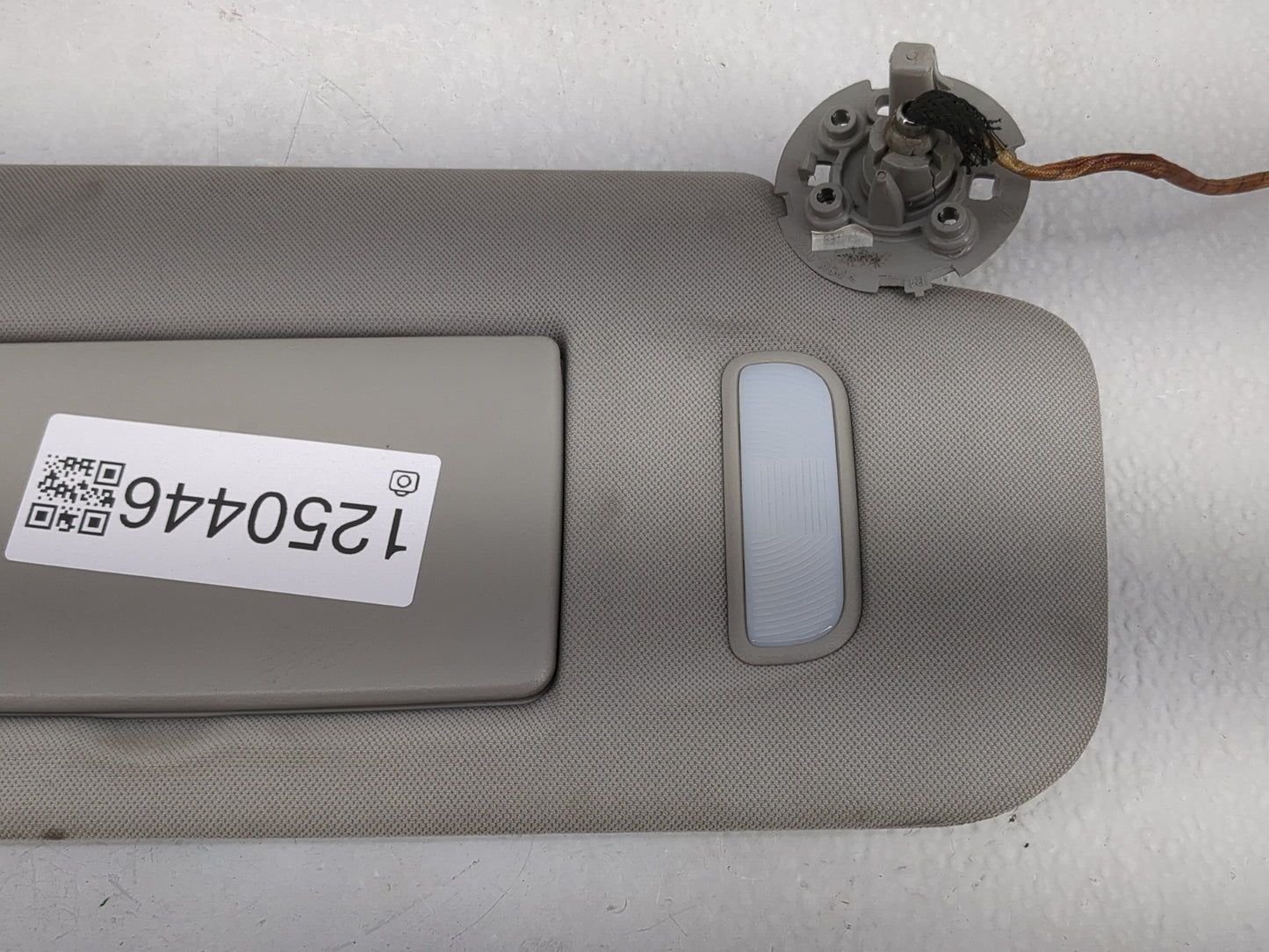 2008-2017 Buick Enclave Sun Visor Shade Replacement Passenger Right Mirror Fits OEM Used Auto Parts - Oemusedautoparts1.com