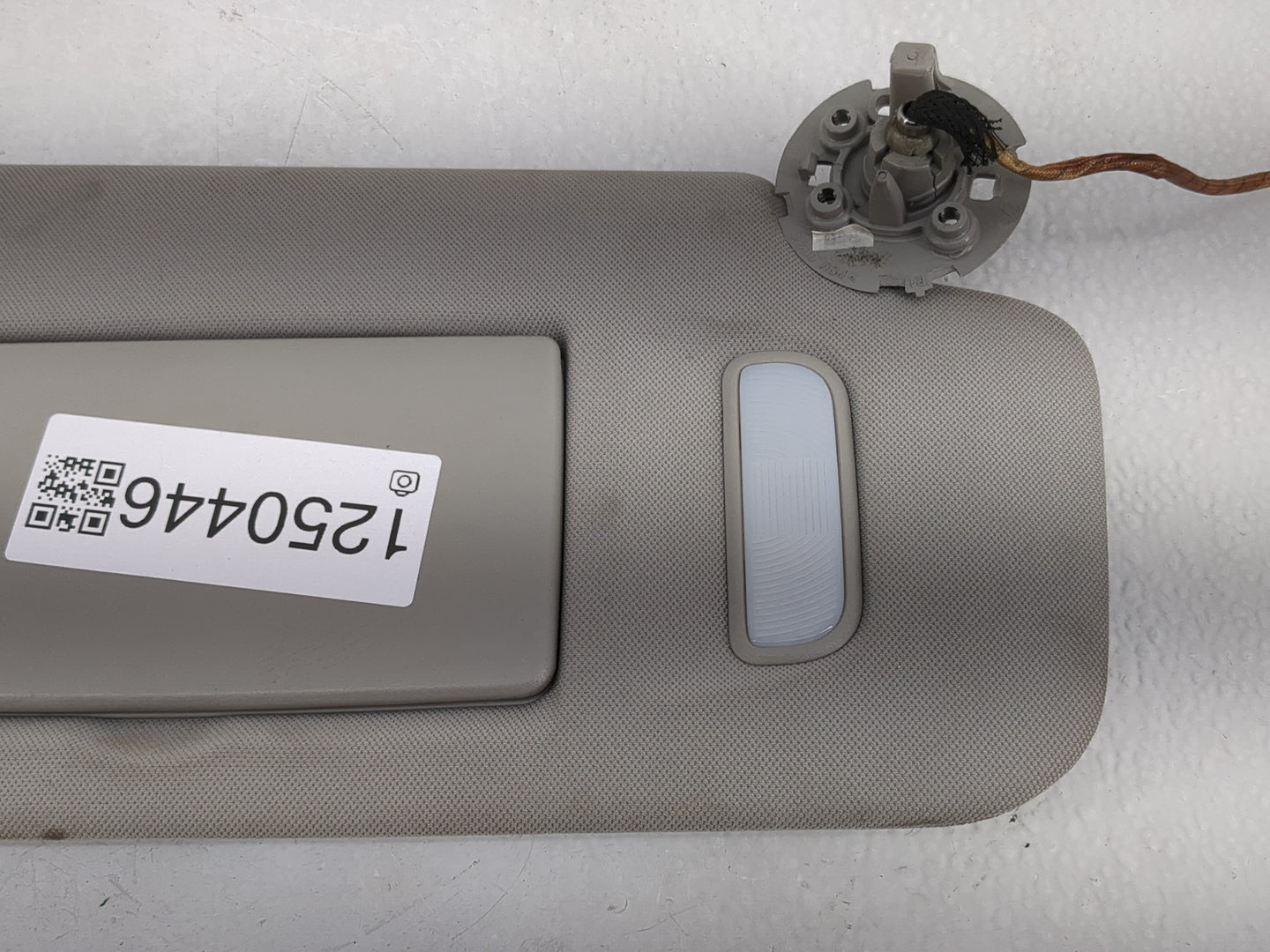 2008-2017 Buick Enclave Sun Visor Shade Replacement Passenger Right Mirror Fits OEM Used Auto Parts - Oemusedautoparts1.com