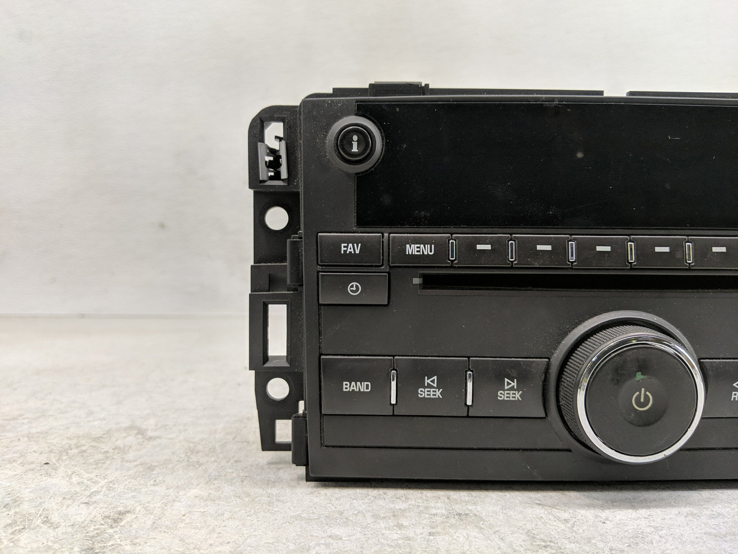 2010-2012 Buick Enclave Radio AM FM Cd Player Receiver Replacement P/N:20935116 Fits Fits 2010 2011 2012 OEM Used Auto Parts
