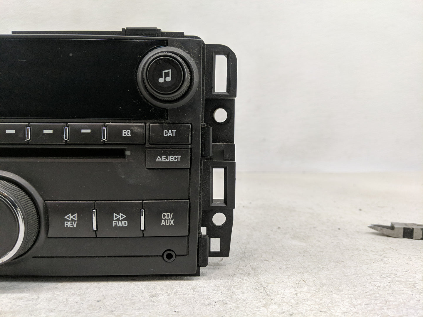 2010-2012 Buick Enclave Radio AM FM Cd Player Receiver Replacement P/N:20935116 Fits Fits 2010 2011 2012 OEM Used Auto Parts