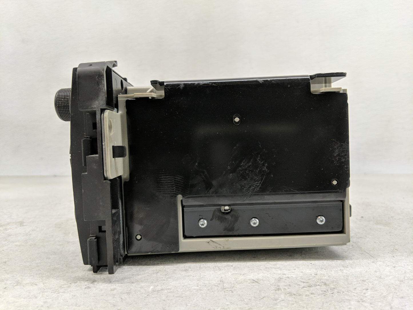 2010-2012 Buick Enclave Radio AM FM Cd Player Receiver Replacement P/N:20935116 Fits Fits 2010 2011 2012 OEM Used Auto Parts