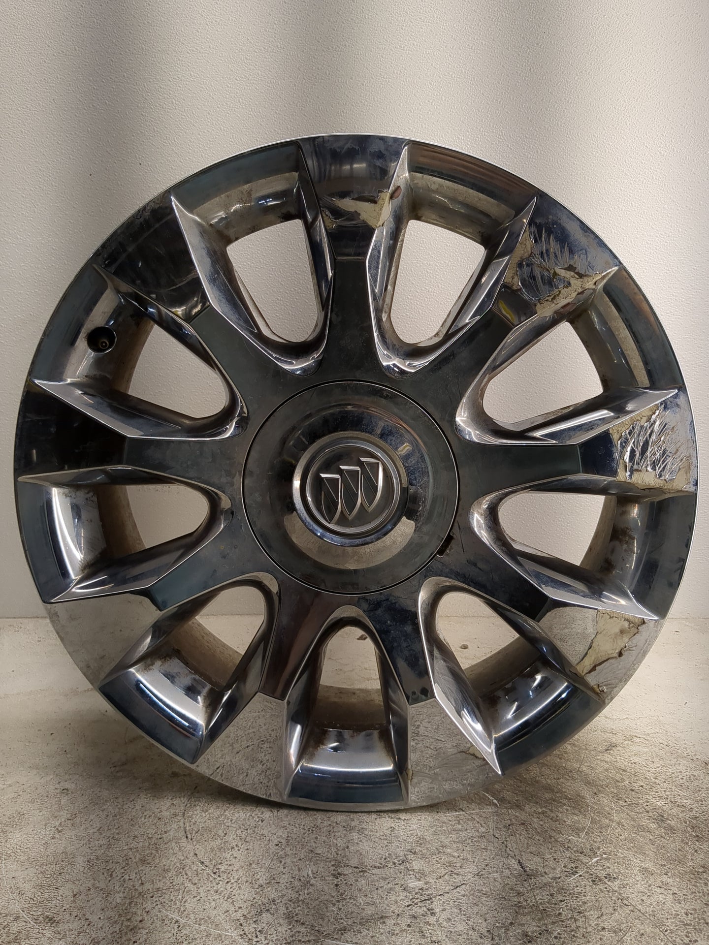 2010-2012 Buick Enclave Oem Wheel Rim - Oemusedautoparts1.com