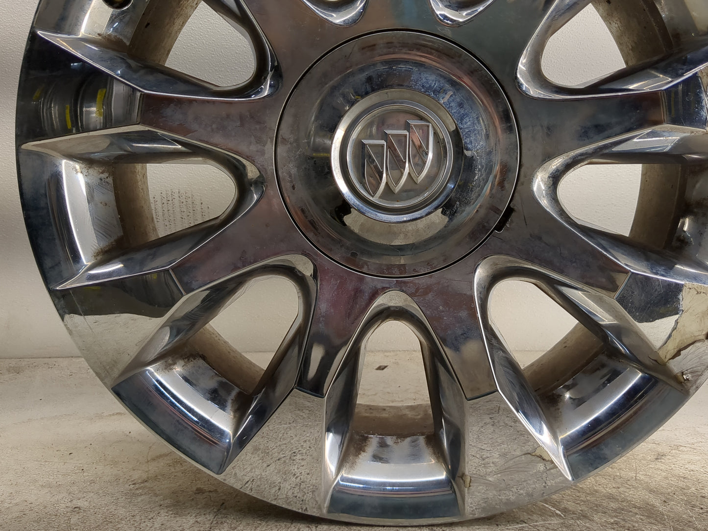 2010-2012 Buick Enclave Oem Wheel Rim - Oemusedautoparts1.com