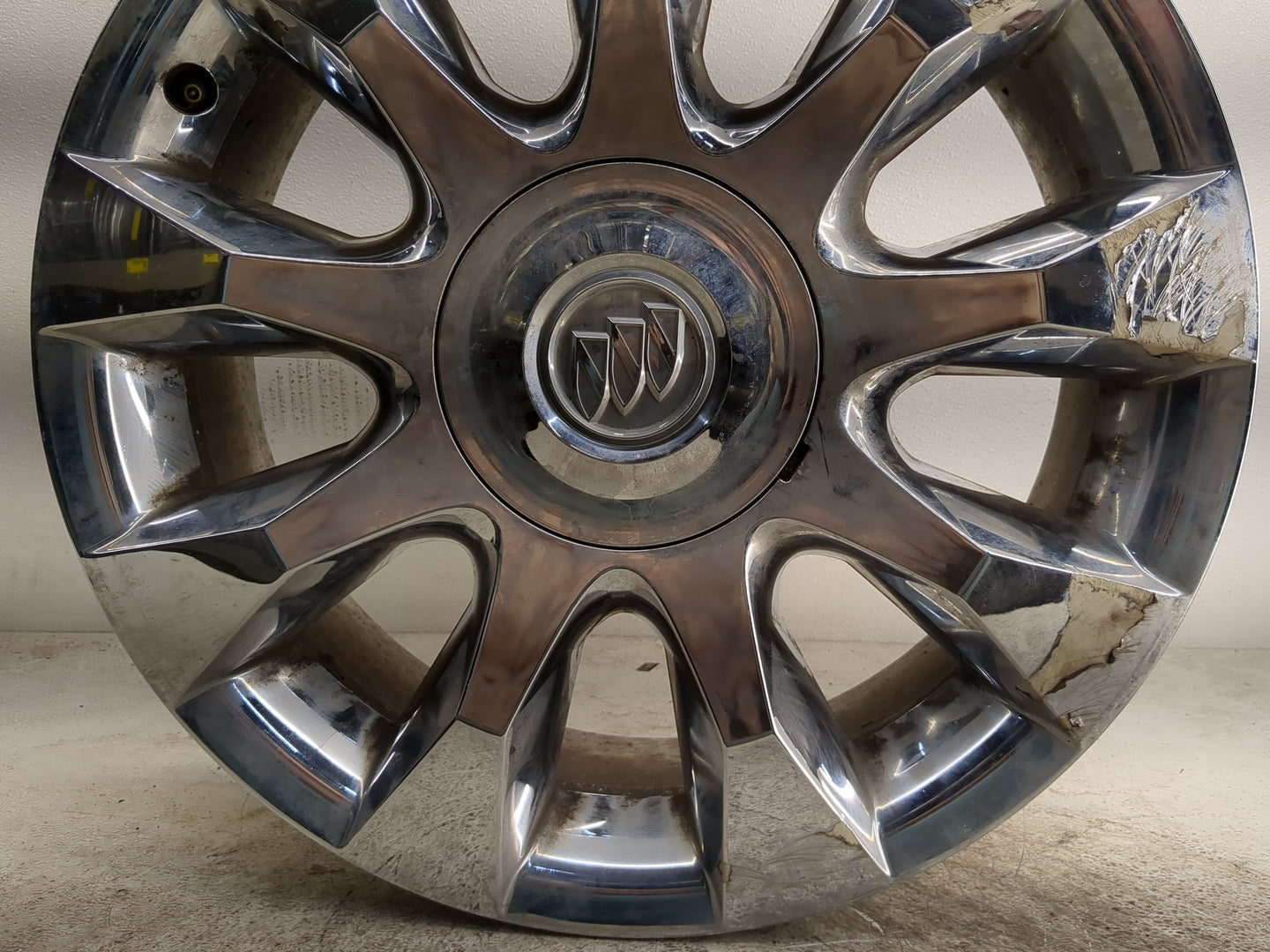 2010-2012 Buick Enclave Oem Wheel Rim - Oemusedautoparts1.com
