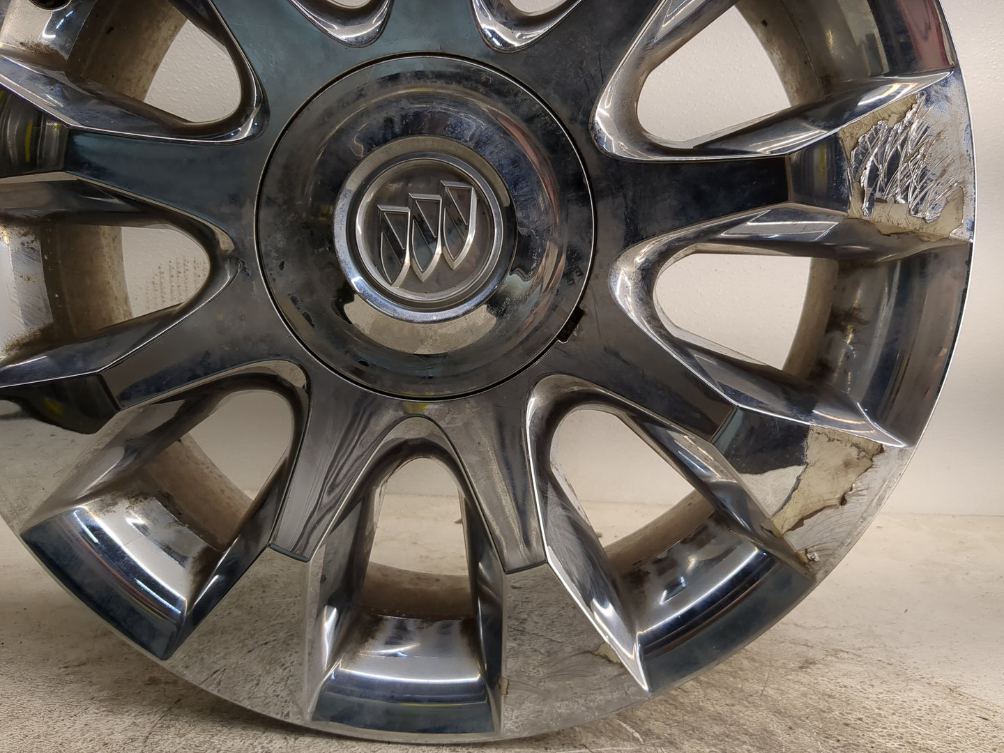 2010-2012 Buick Enclave Oem Wheel Rim - Oemusedautoparts1.com