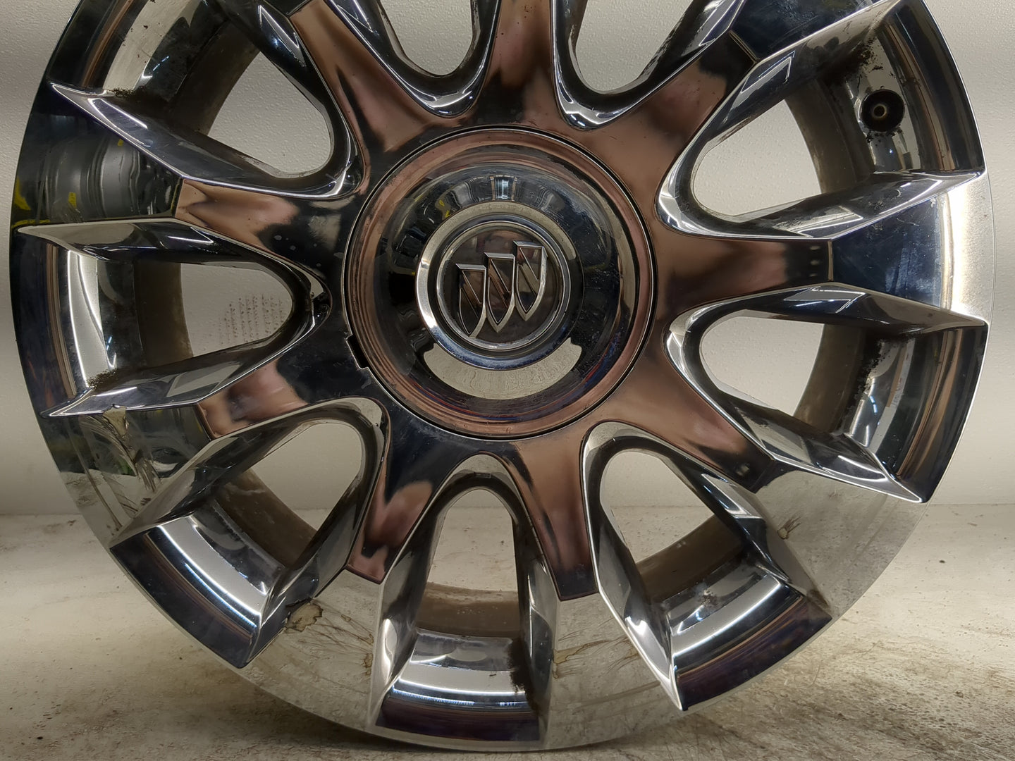 2010-2012 Buick Enclave Oem Wheel Rim - Oemusedautoparts1.com