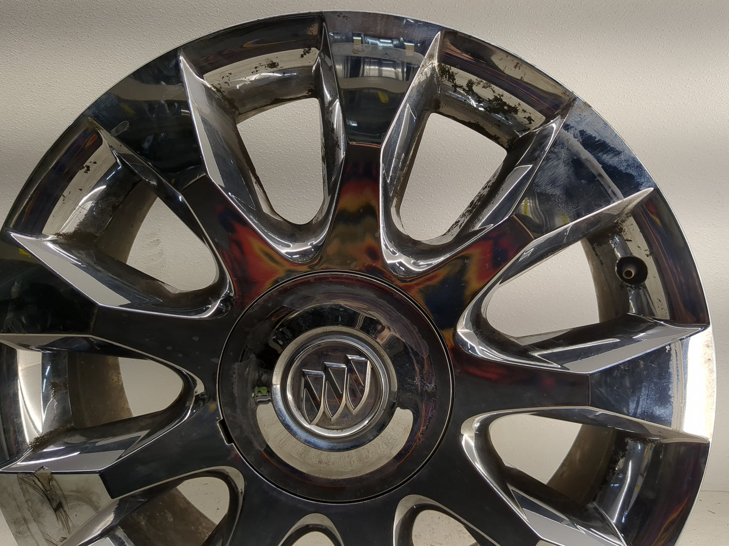 2010-2012 Buick Enclave Oem Wheel Rim - Oemusedautoparts1.com
