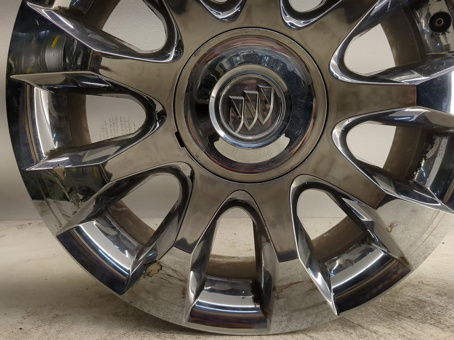 2010-2012 Buick Enclave Oem Wheel Rim - Oemusedautoparts1.com