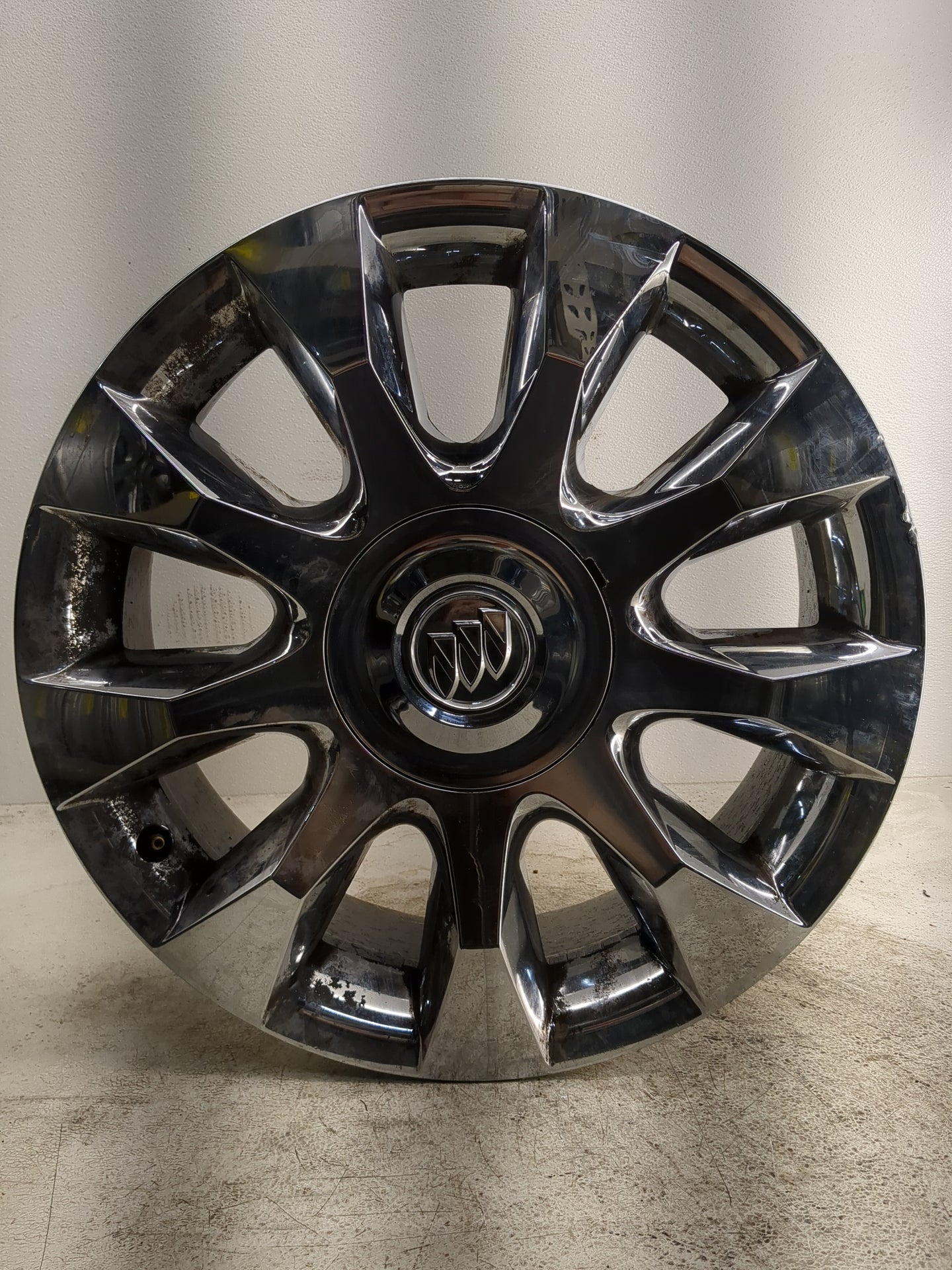 2010-2012 Buick Enclave Oem Wheel Rim - Oemusedautoparts1.com