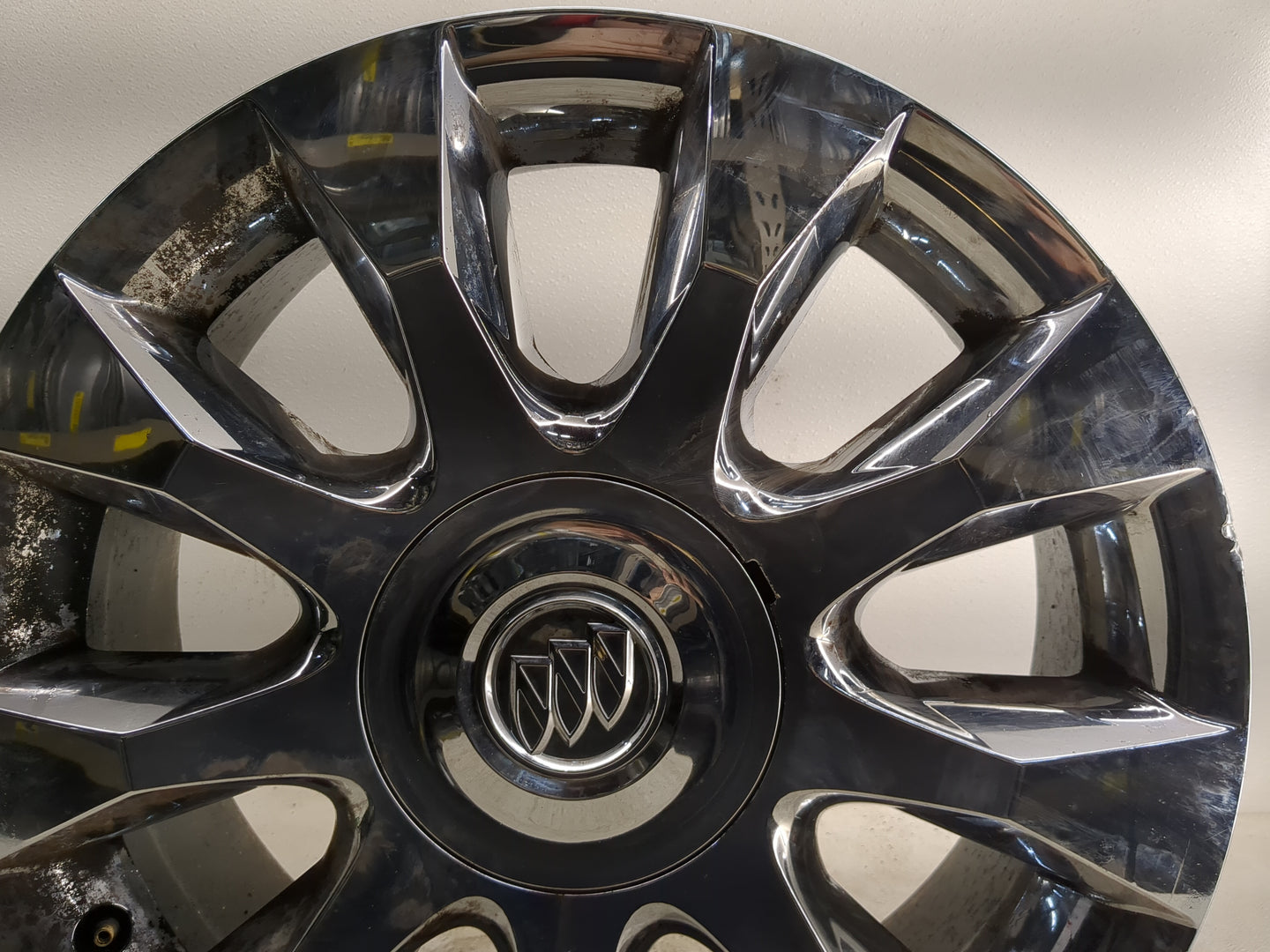 2010-2012 Buick Enclave Oem Wheel Rim - Oemusedautoparts1.com