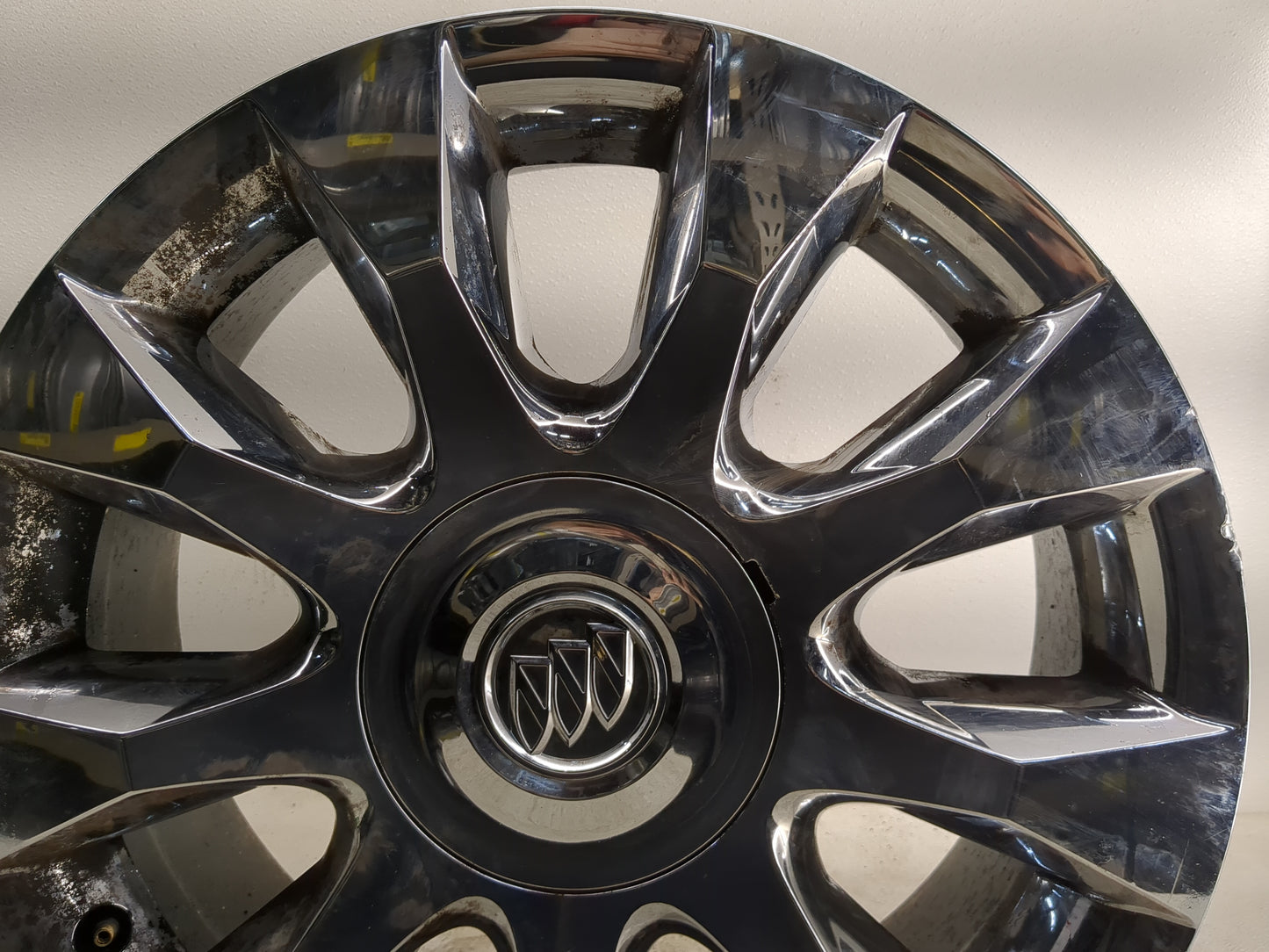2010-2012 Buick Enclave Oem Wheel Rim - Oemusedautoparts1.com