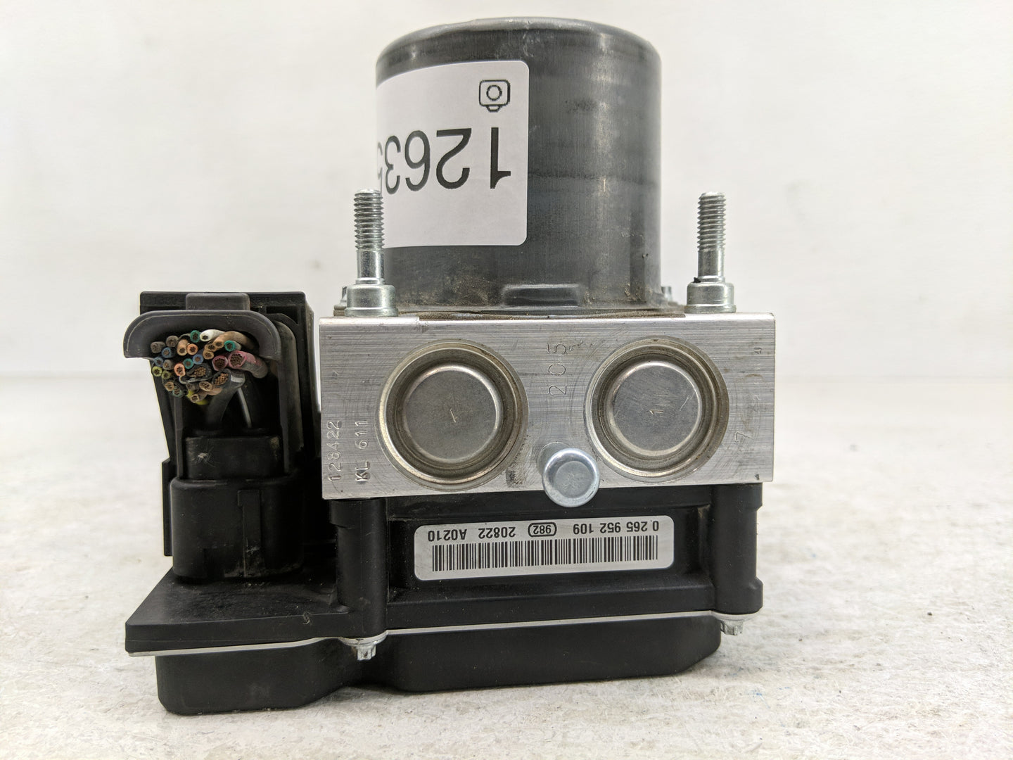 2012-2017 Buick Enclave ABS Pump Control Module Replacement P/N:0 265 252 462 Fits Fits 2012 2013 2014 2015 2016 2017 OEM Us