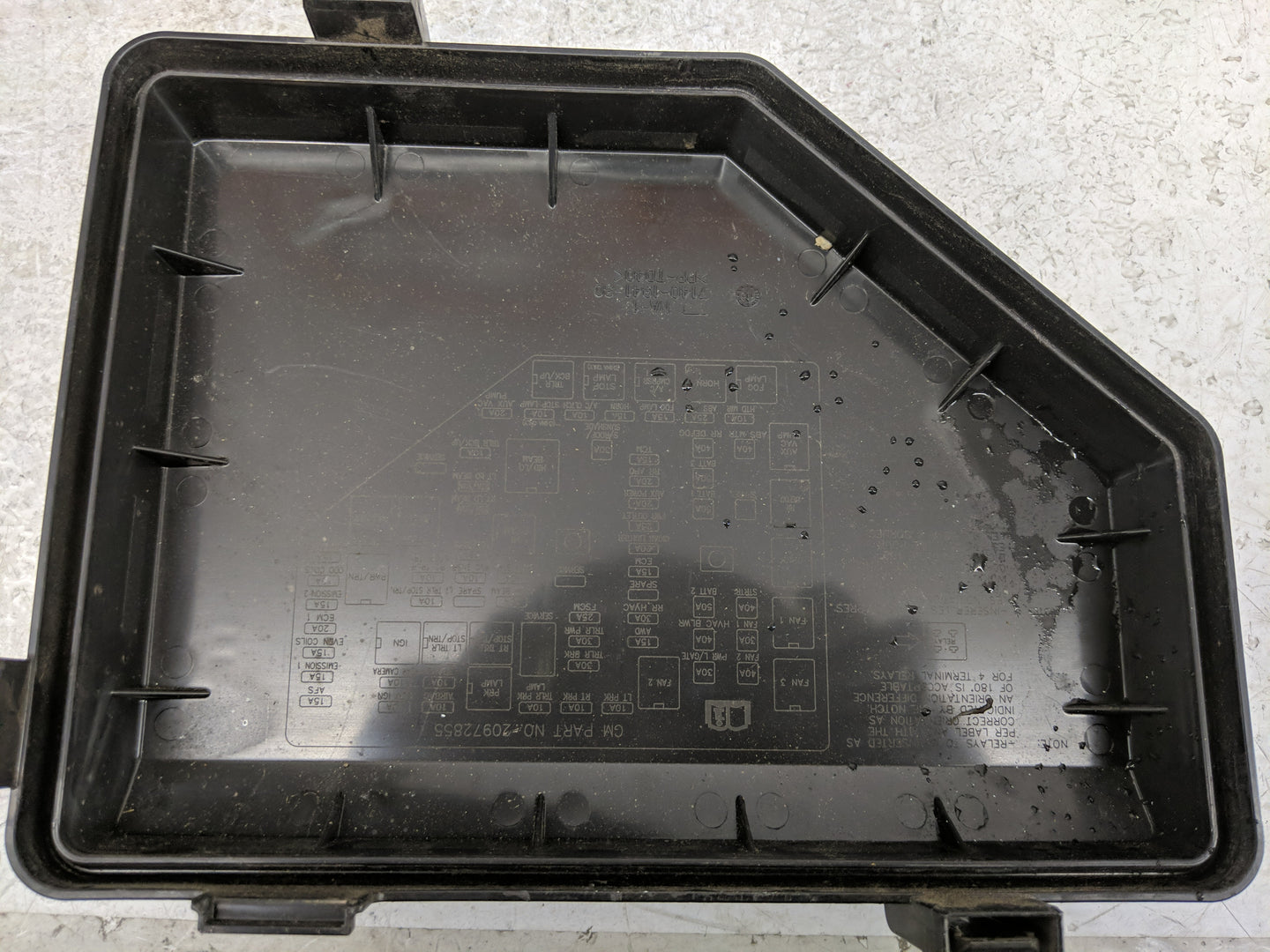 2012 Buick Enclave Fusebox Fuse Box Panel Relay Module P/N:20972852 Fits OEM Used Auto Parts - Oemusedautoparts1.com