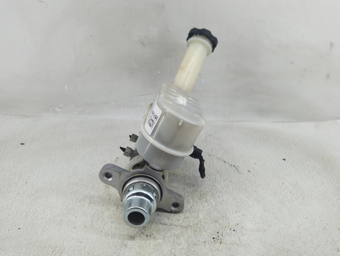 2009-2017 Buick Enclave Brake Master Cylinder - Oemusedautoparts1.com