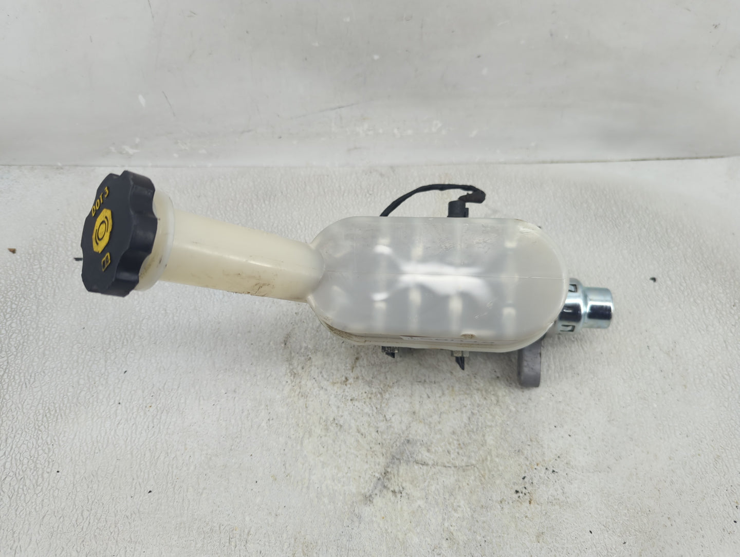 2009-2017 Buick Enclave Brake Master Cylinder - Oemusedautoparts1.com